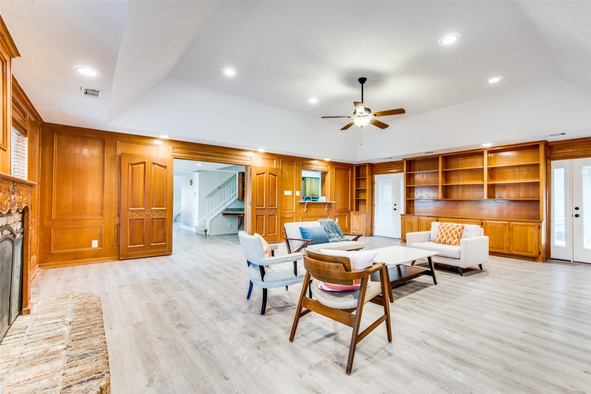 1304 Croydon Street Irving TX 75062