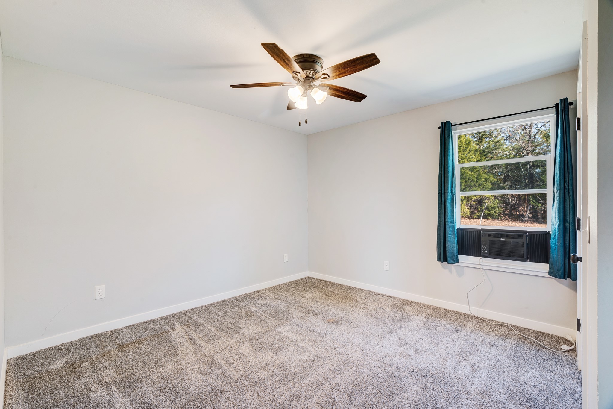 400 Private Road 43790 Paris TX 75462