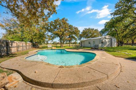 2613 Oaks Drive Granbury TX 76049