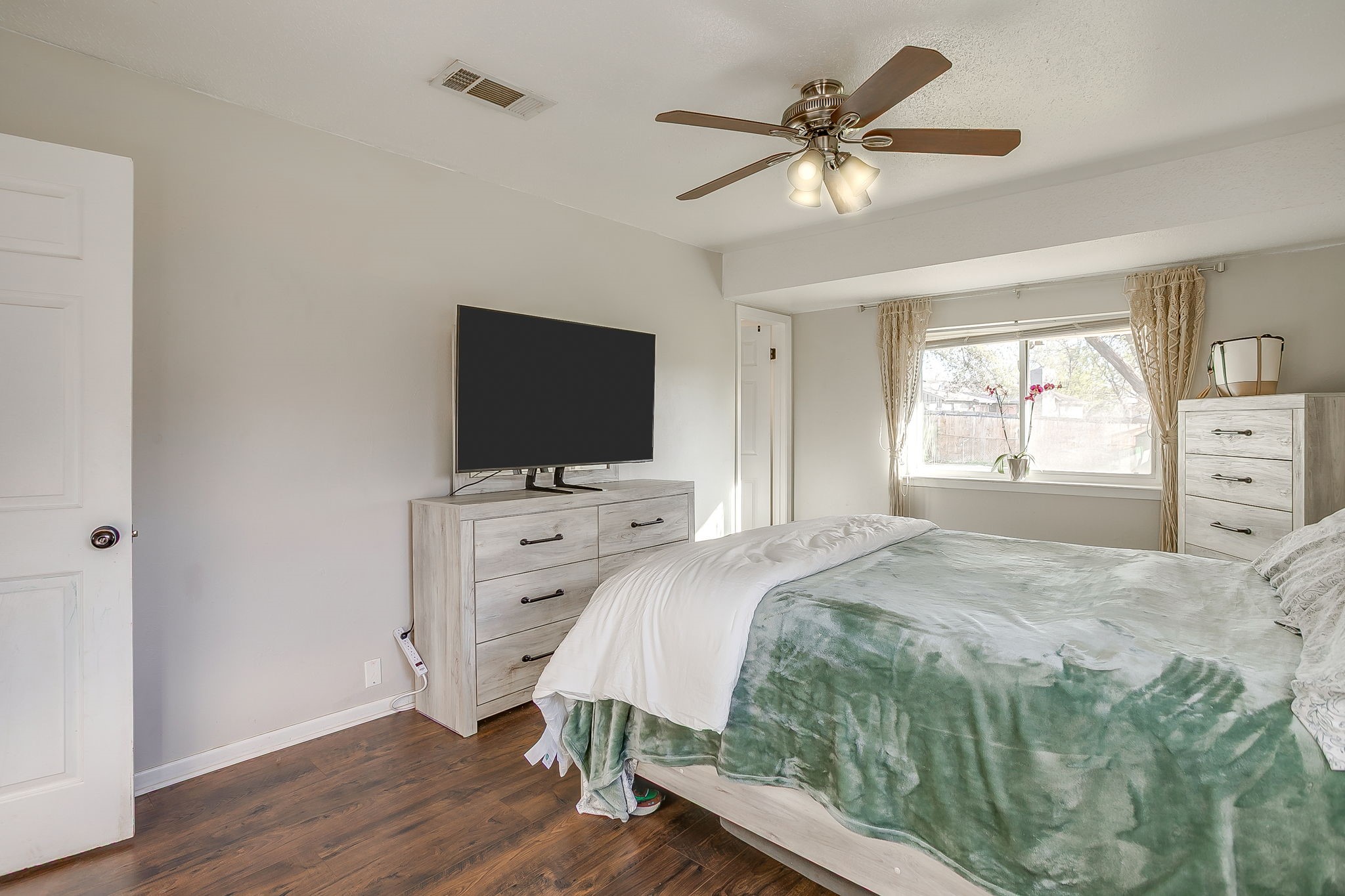 540 Mound Street Burleson TX 76028