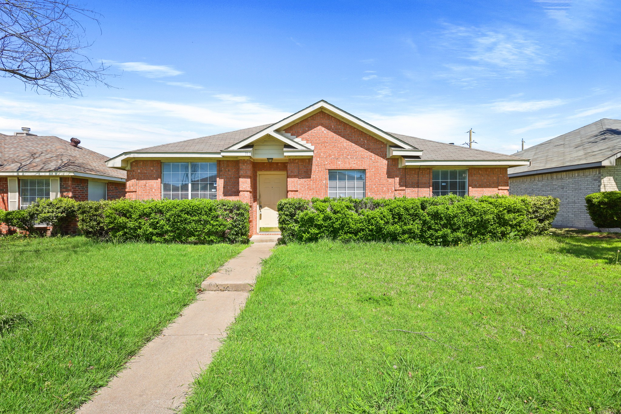919 Crestwood Drive Cedar Hill TX 75104