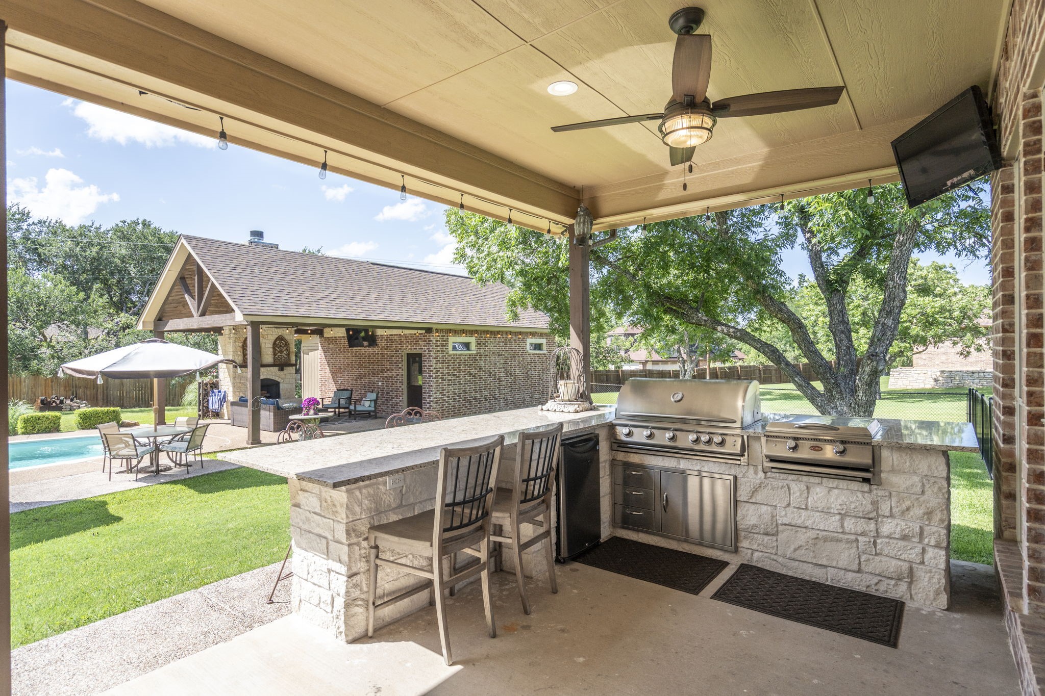 6506 Colonial Drive Granbury TX 76049