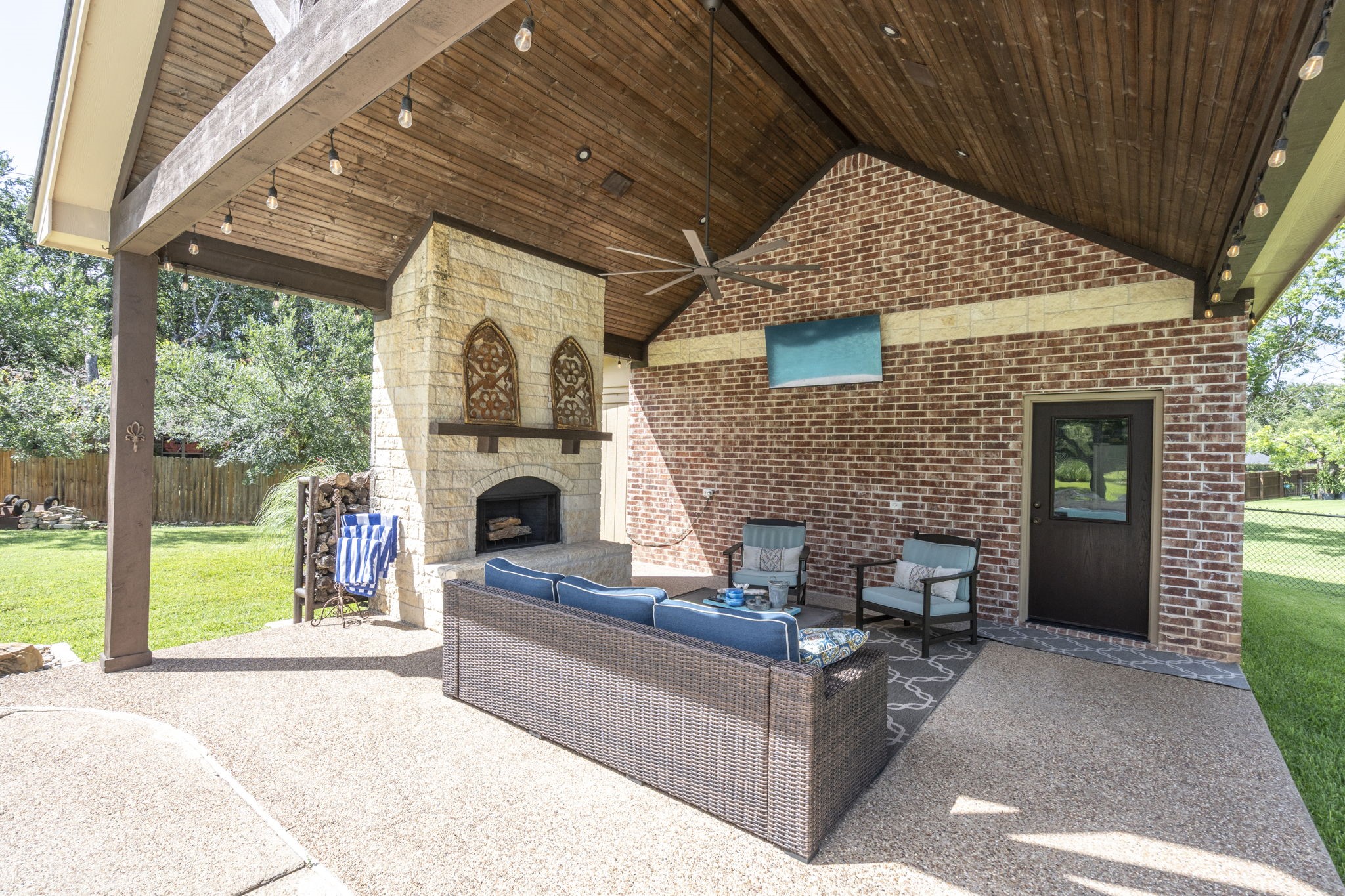 6506 Colonial Drive Granbury TX 76049