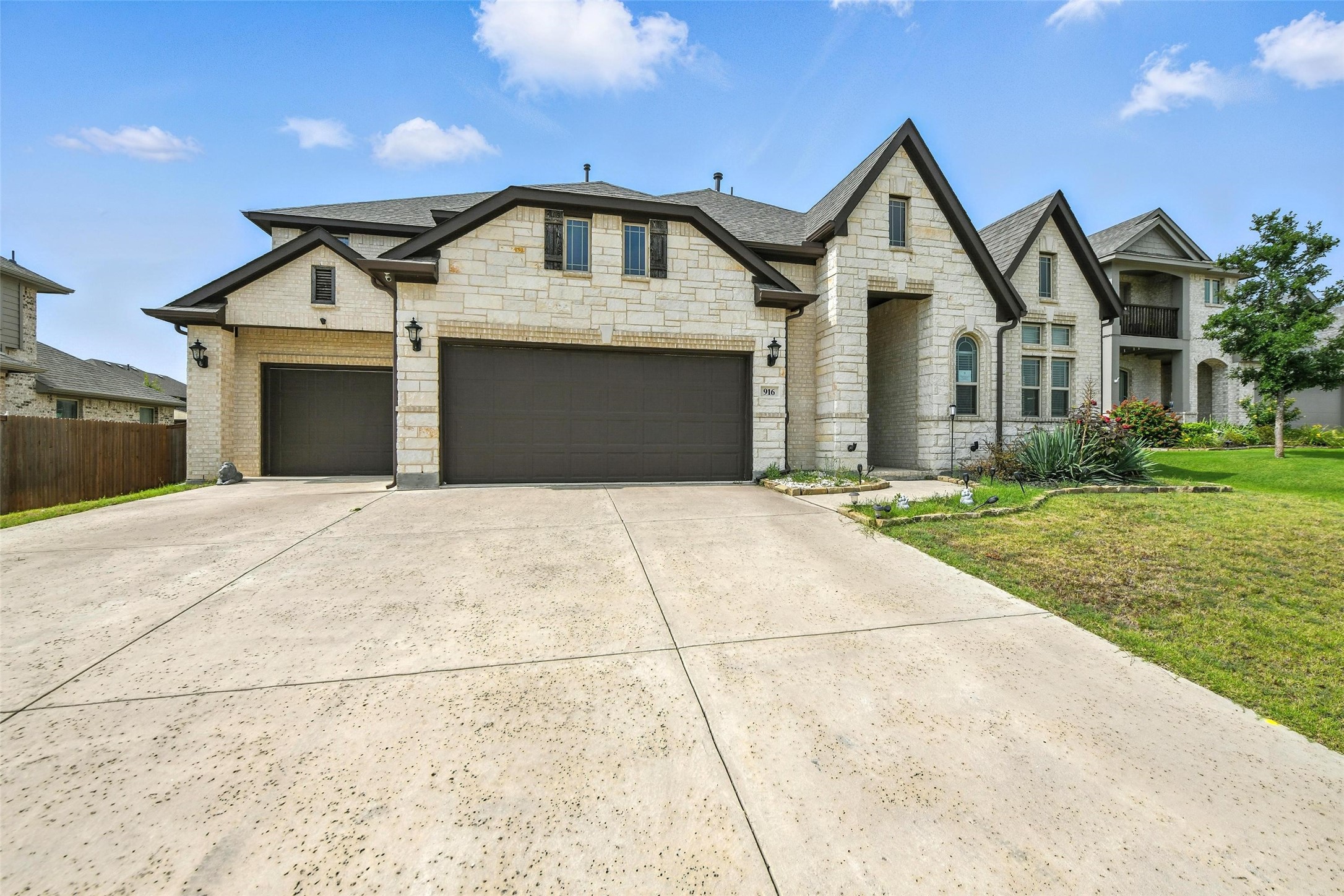 916 Park Vista Drive Justin TX 76247