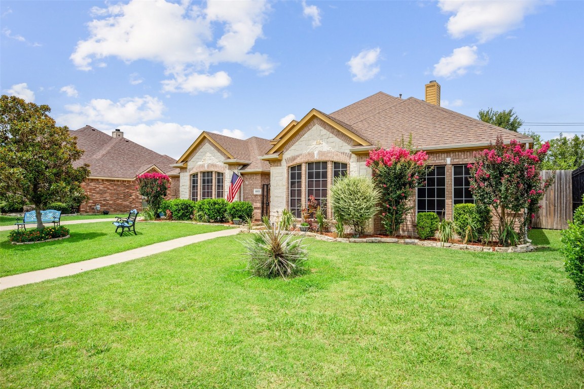 1011 Manchester Drive Mansfield TX 76063