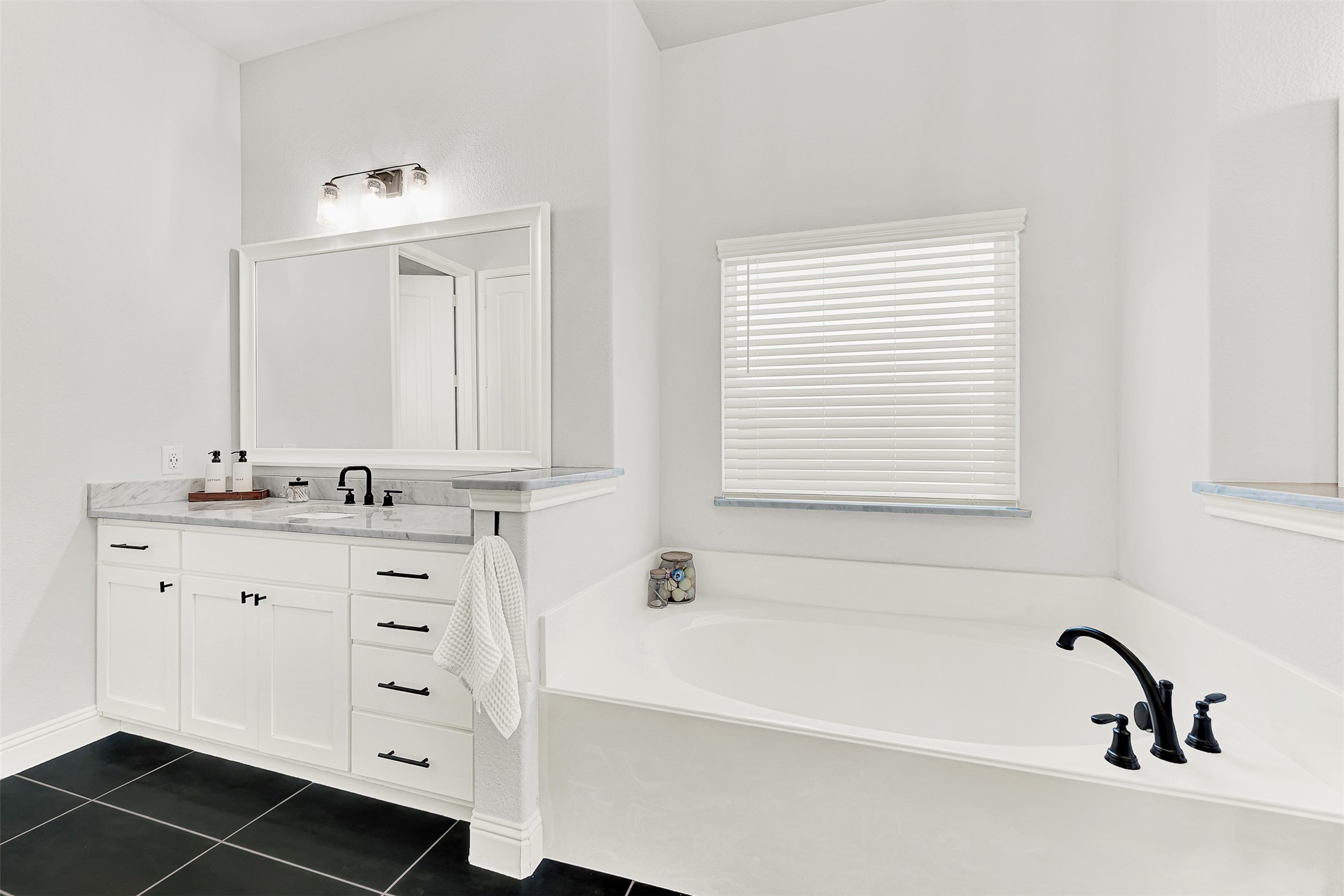 136 Ocotillo Drive Waxahachie TX 75165
