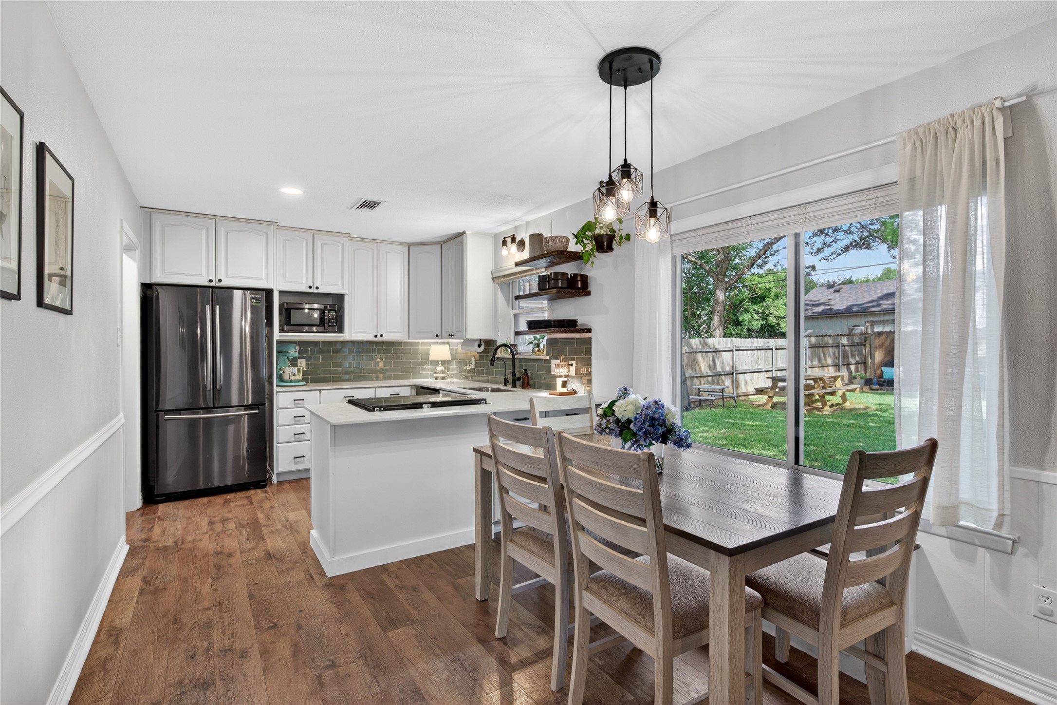 1917 Mesquite Trail Hurst TX 76054