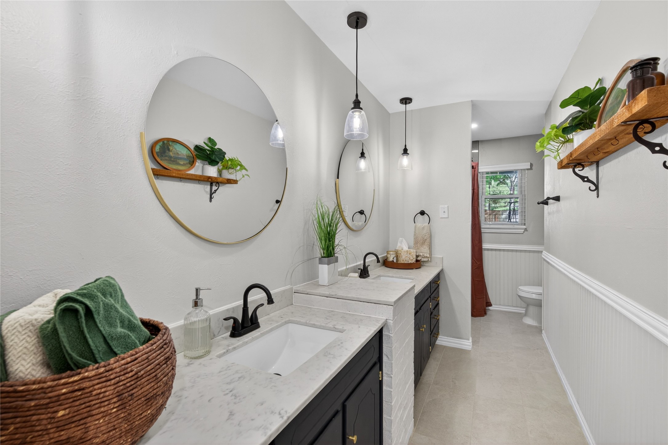 1917 Mesquite Trail Hurst TX 76054