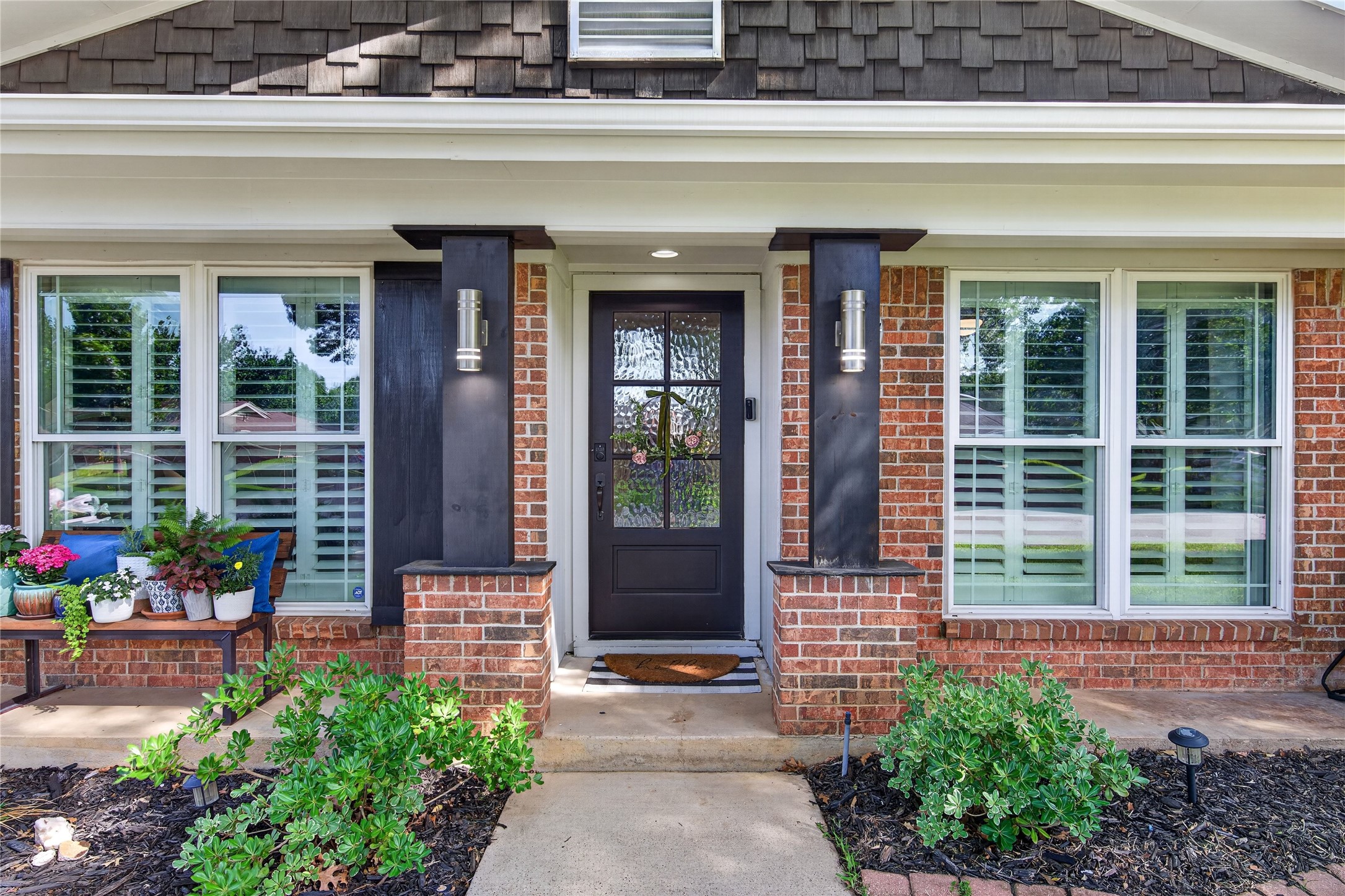 1917 Mesquite Trail Hurst TX 76054
