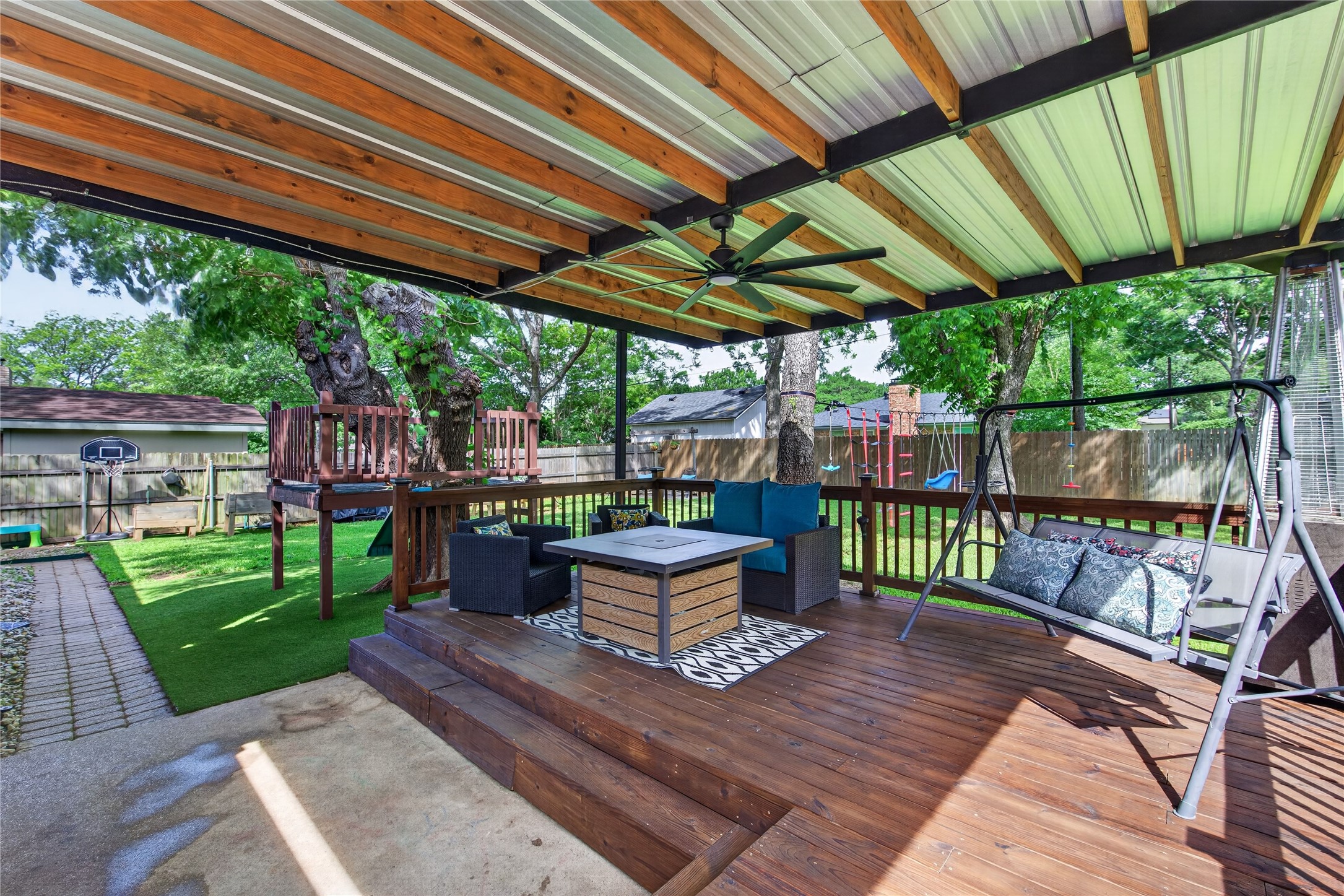 1917 Mesquite Trail Hurst TX 76054