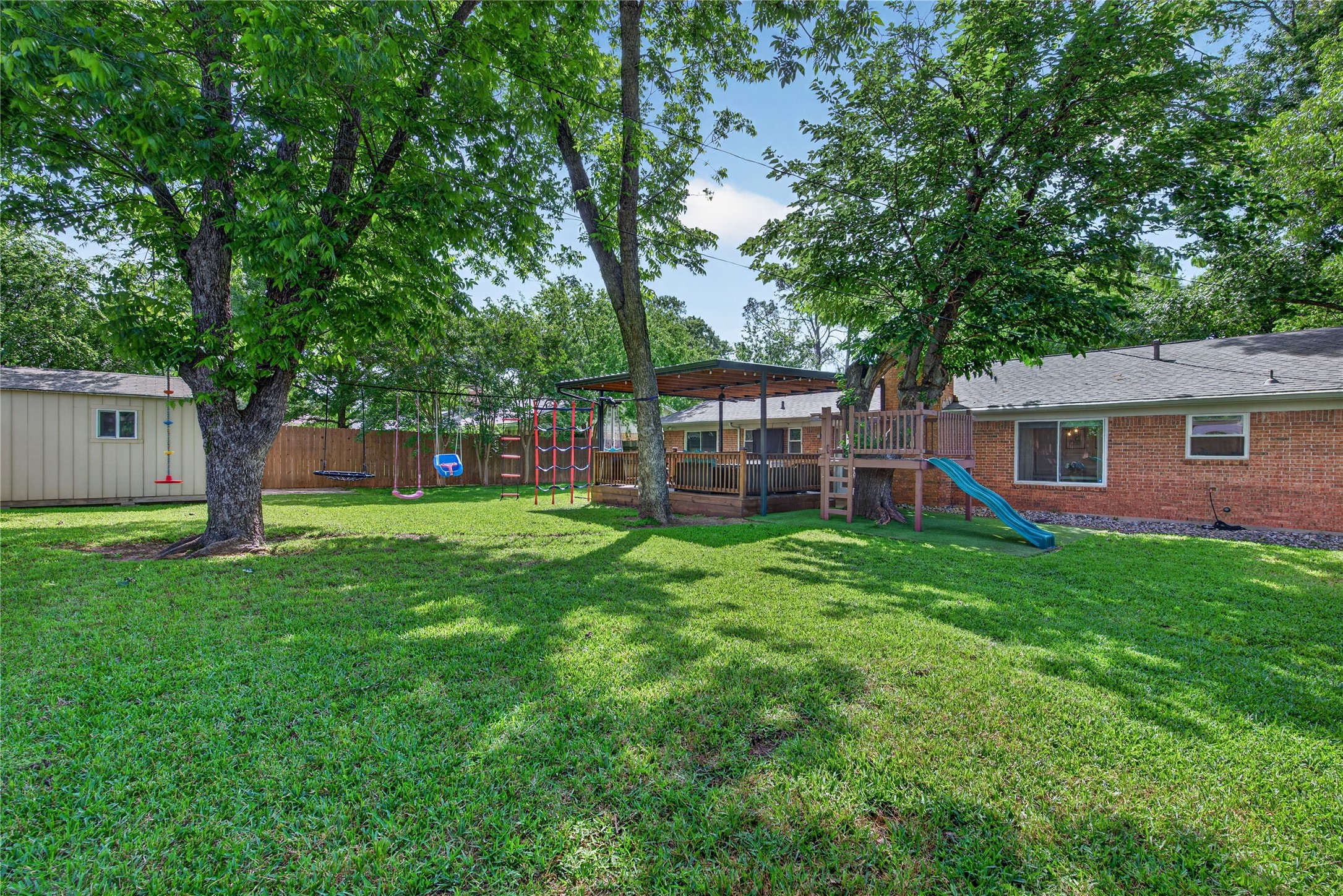 1917 Mesquite Trail Hurst TX 76054