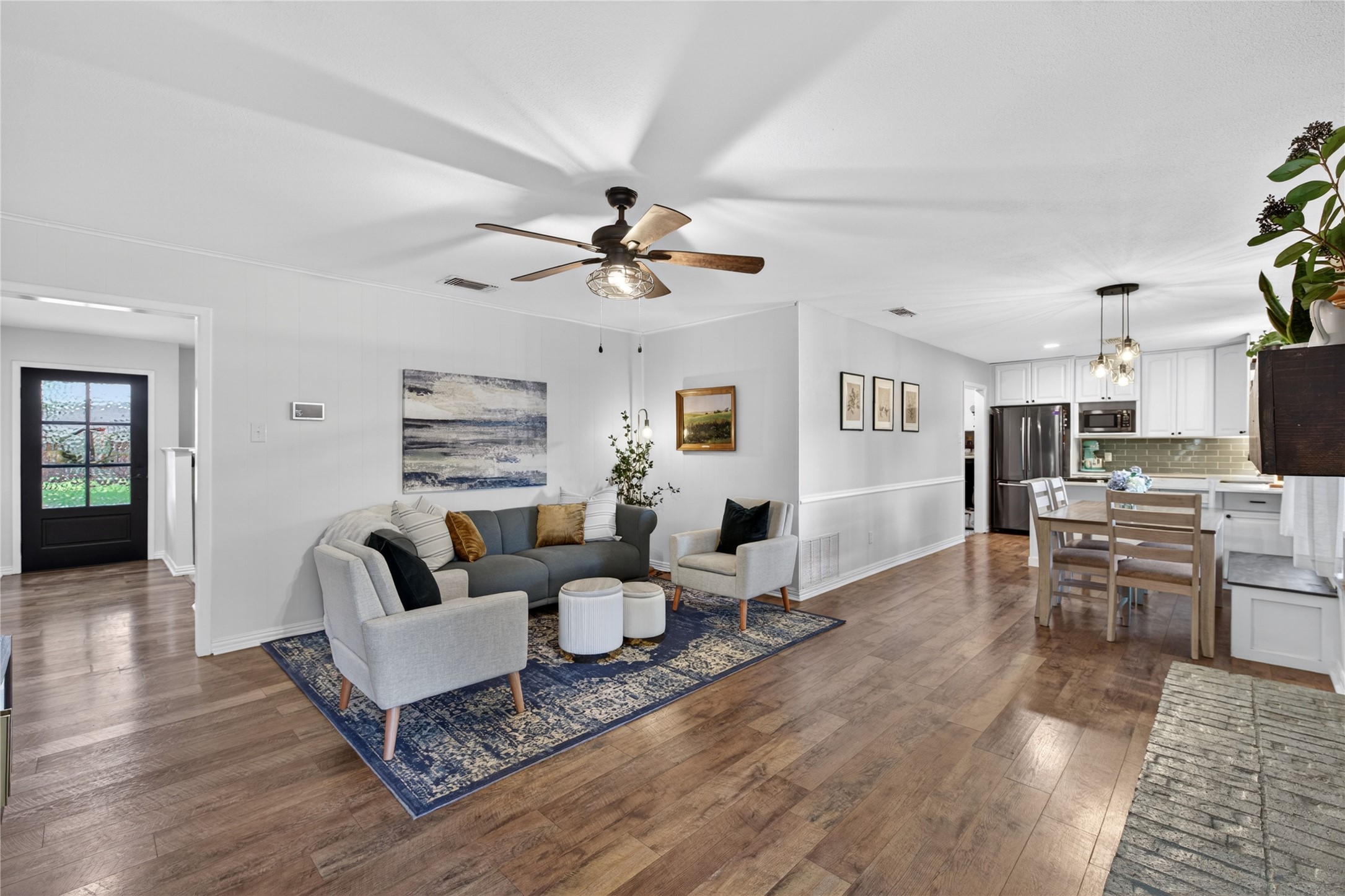 1917 Mesquite Trail Hurst TX 76054