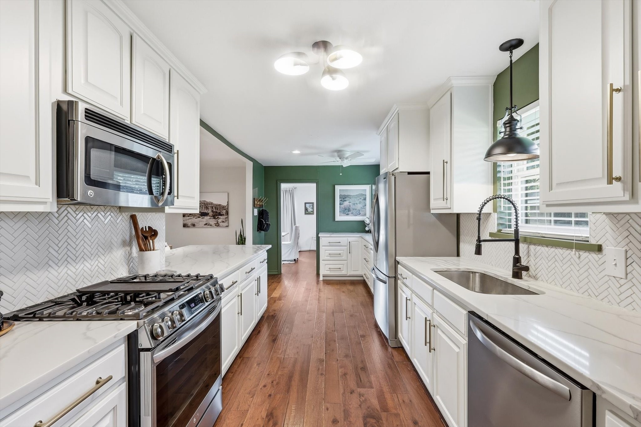 3910 Mobile Drive Garland TX 75041