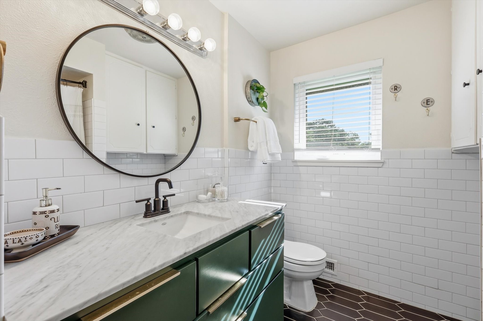 3910 Mobile Drive Garland TX 75041