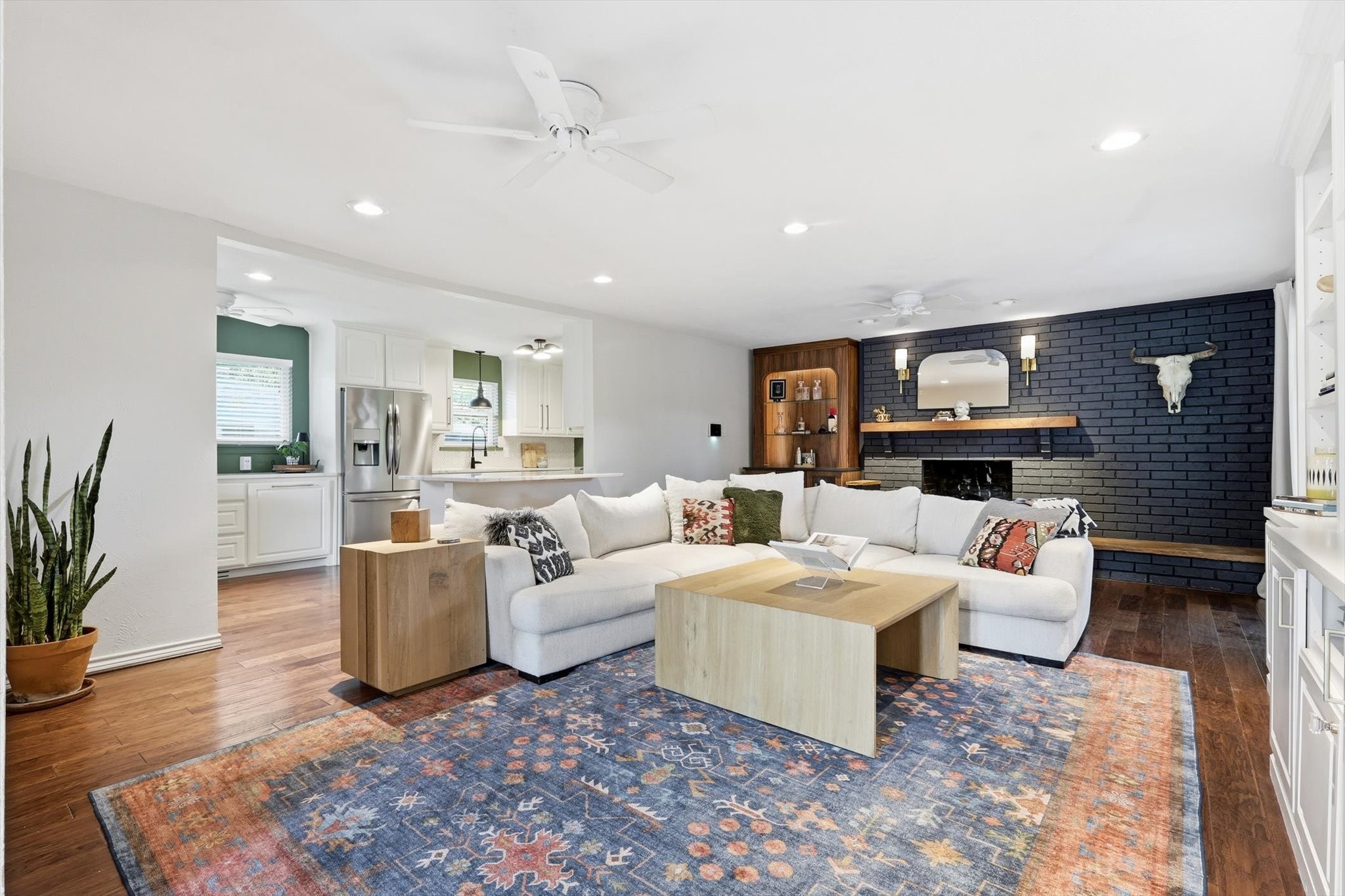 3910 Mobile Drive Garland TX 75041