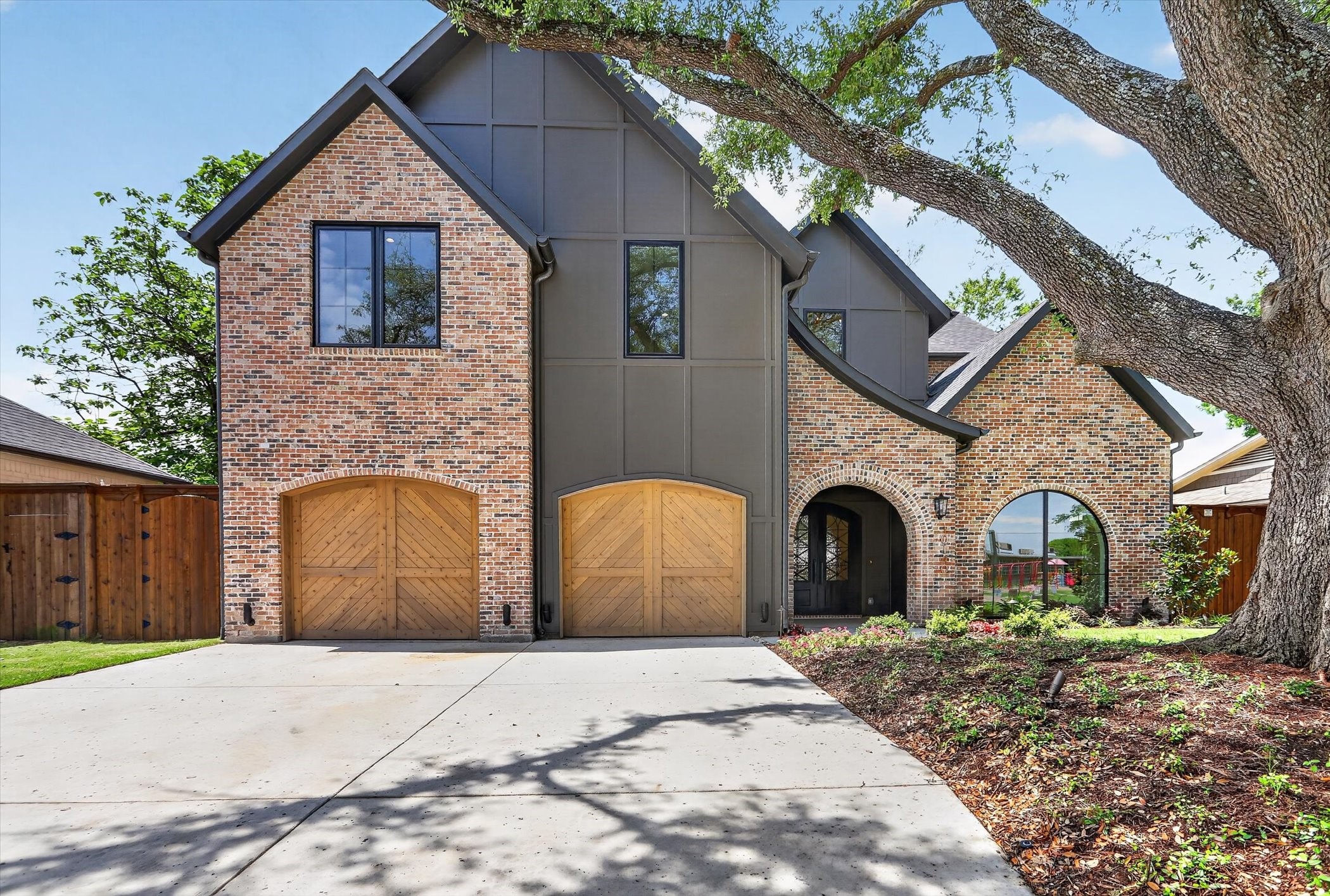 Dallas TX, 10140 Lakemere Drive