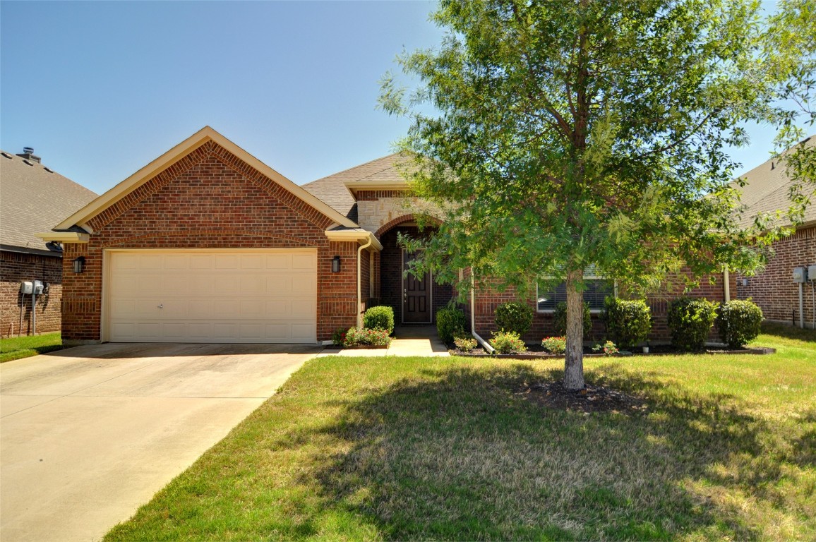 1651 St Croix Street Burleson TX 76028