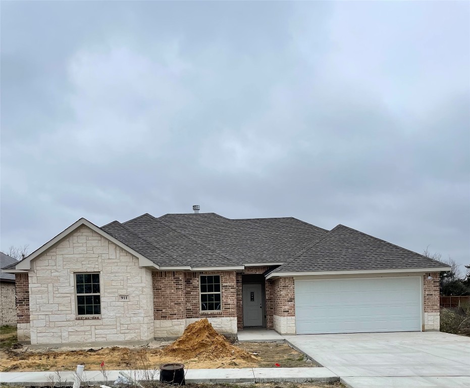 911 S Mulberry Street Ennis TX 75119