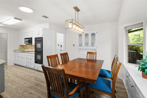 1409 Circle Lane Bedford TX 76022