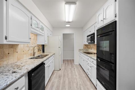 1409 Circle Lane Bedford TX 76022