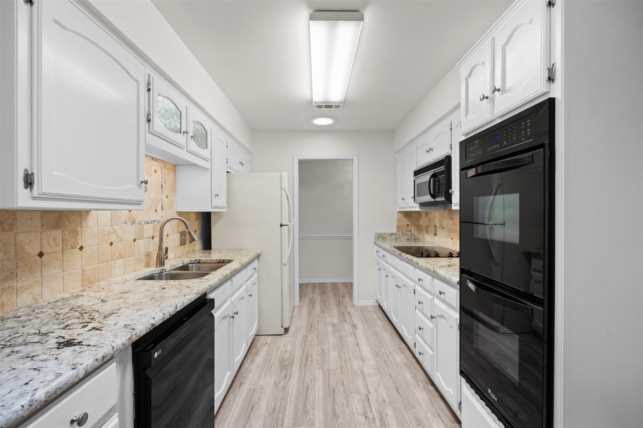 1409 Circle Lane Bedford TX 76022