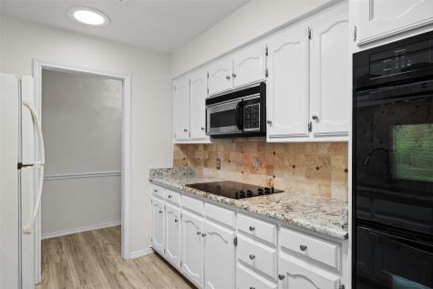 1409 Circle Lane Bedford TX 76022