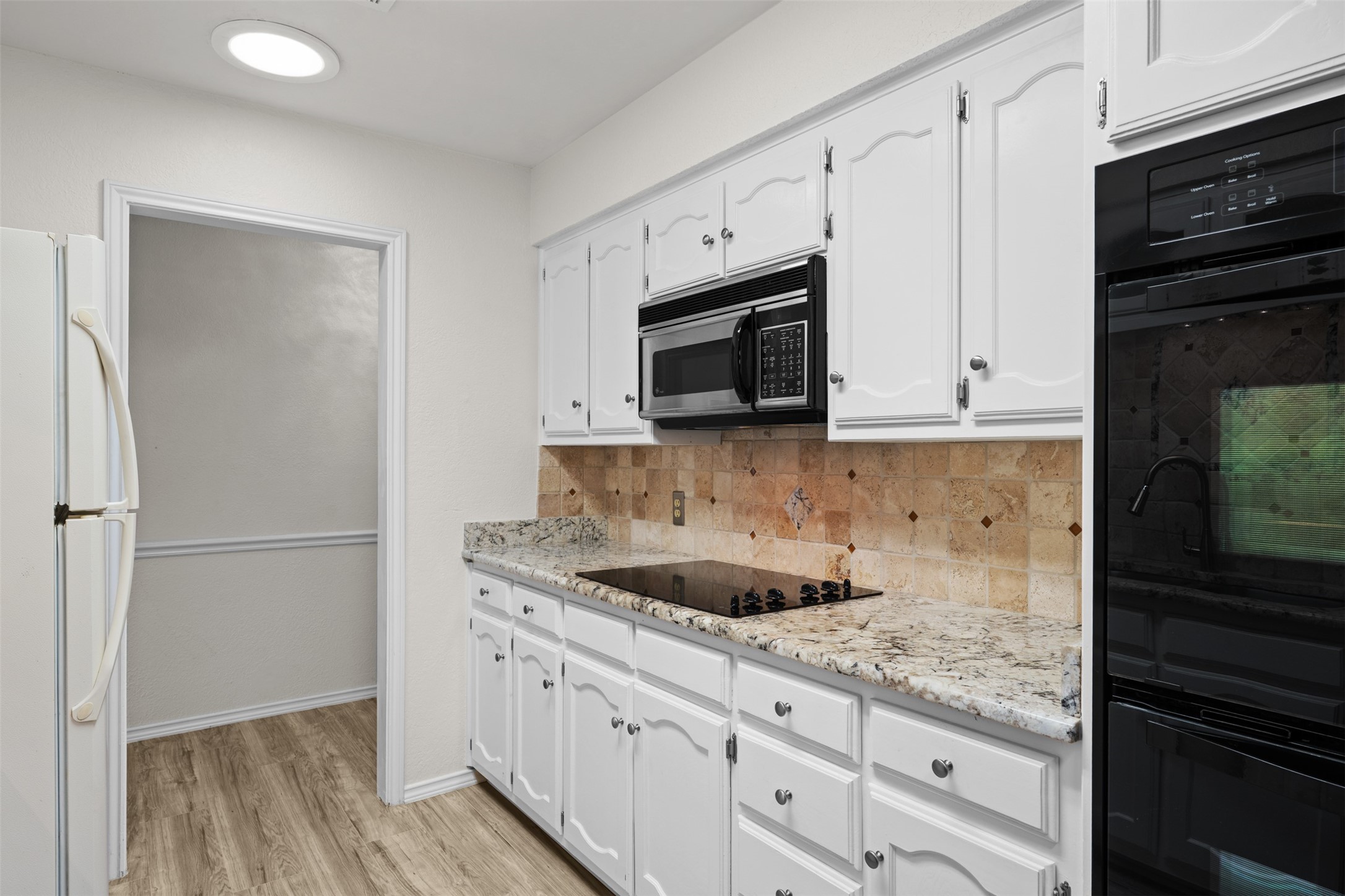 1409 Circle Lane Bedford TX 76022