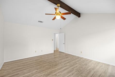 1409 Circle Lane Bedford TX 76022