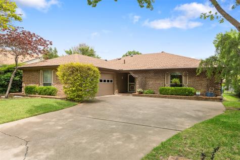 1409 Circle Lane Bedford TX 76022