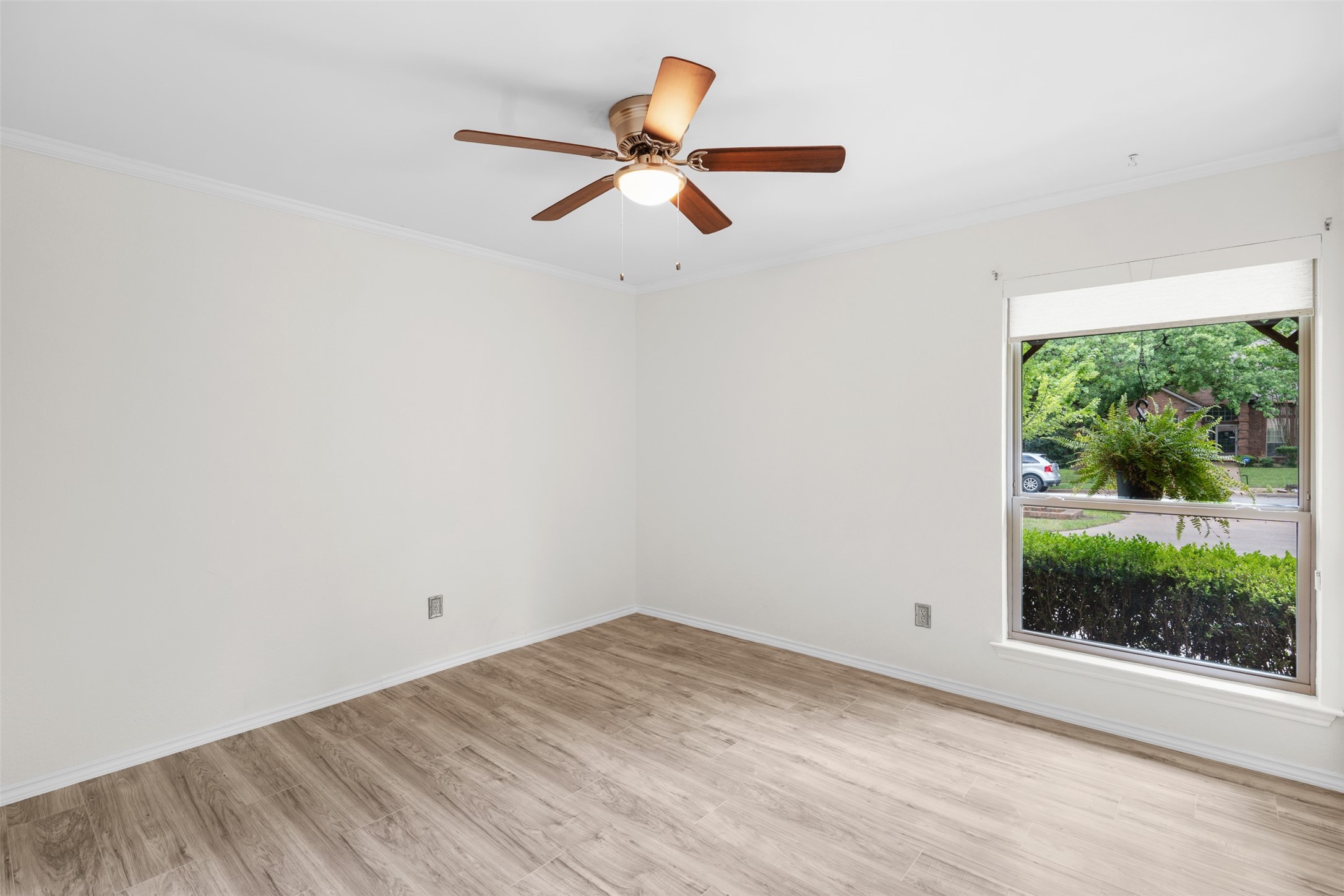 1409 Circle Lane Bedford TX 76022