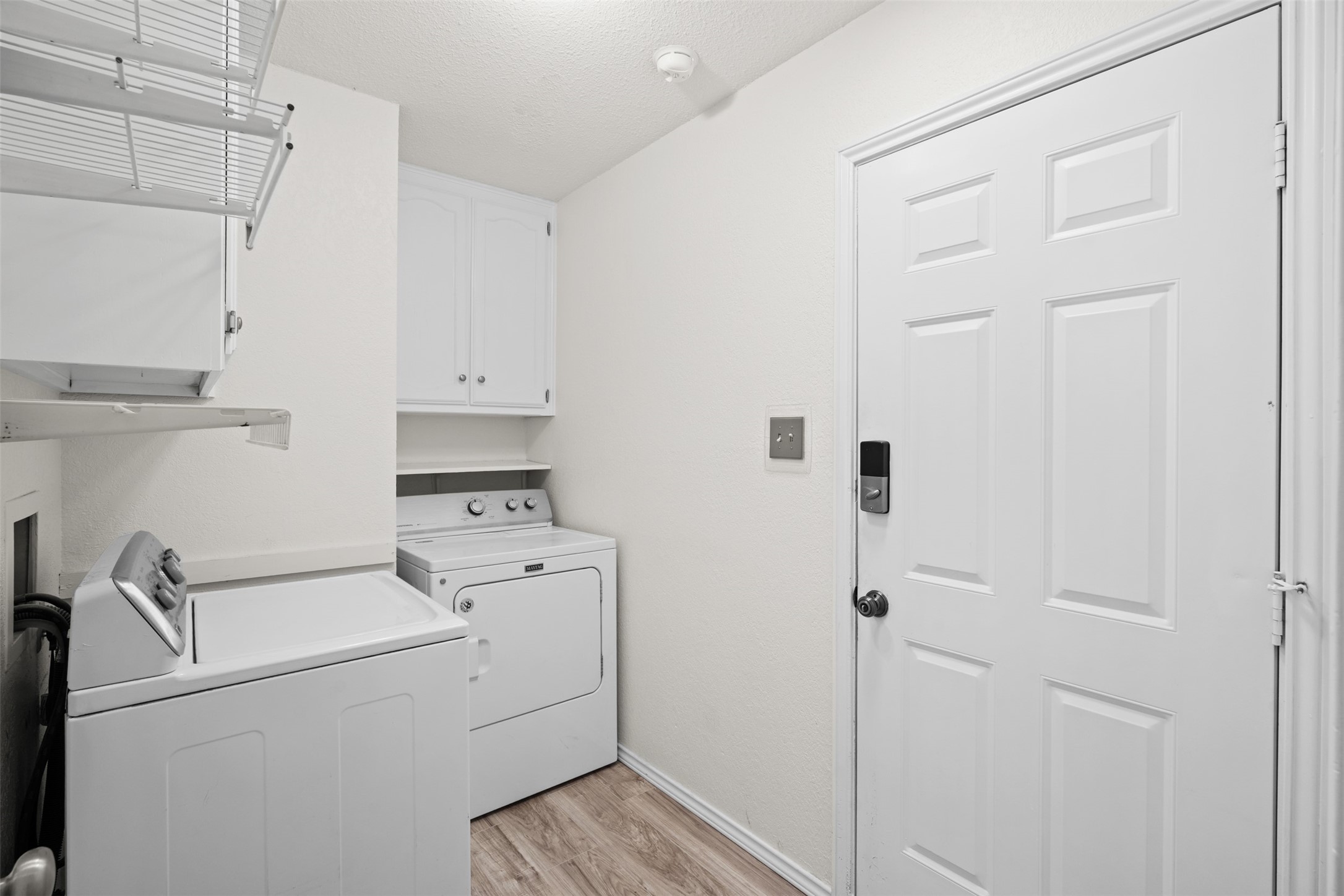 1409 Circle Lane Bedford TX 76022