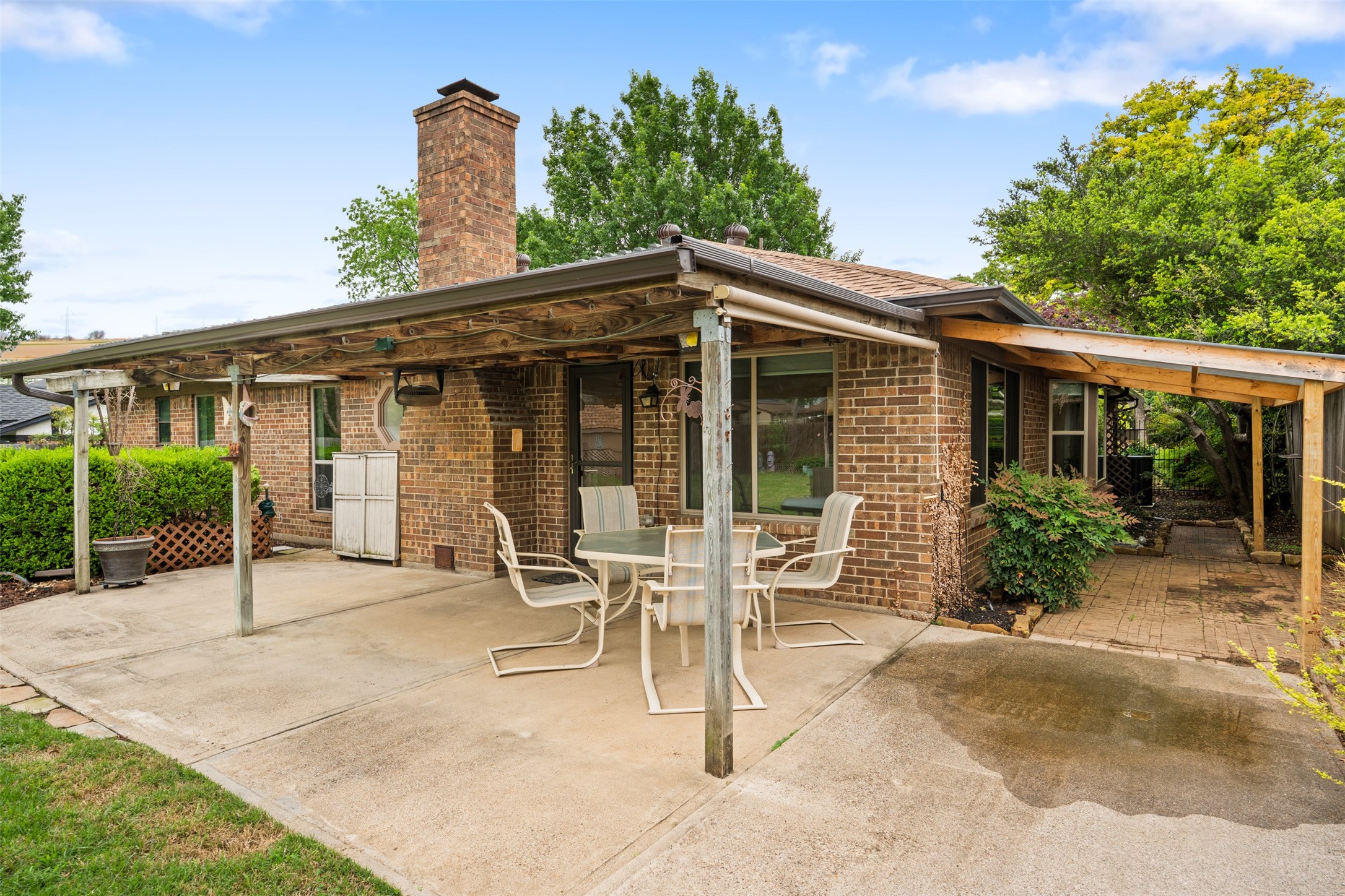 1409 Circle Lane Bedford TX 76022
