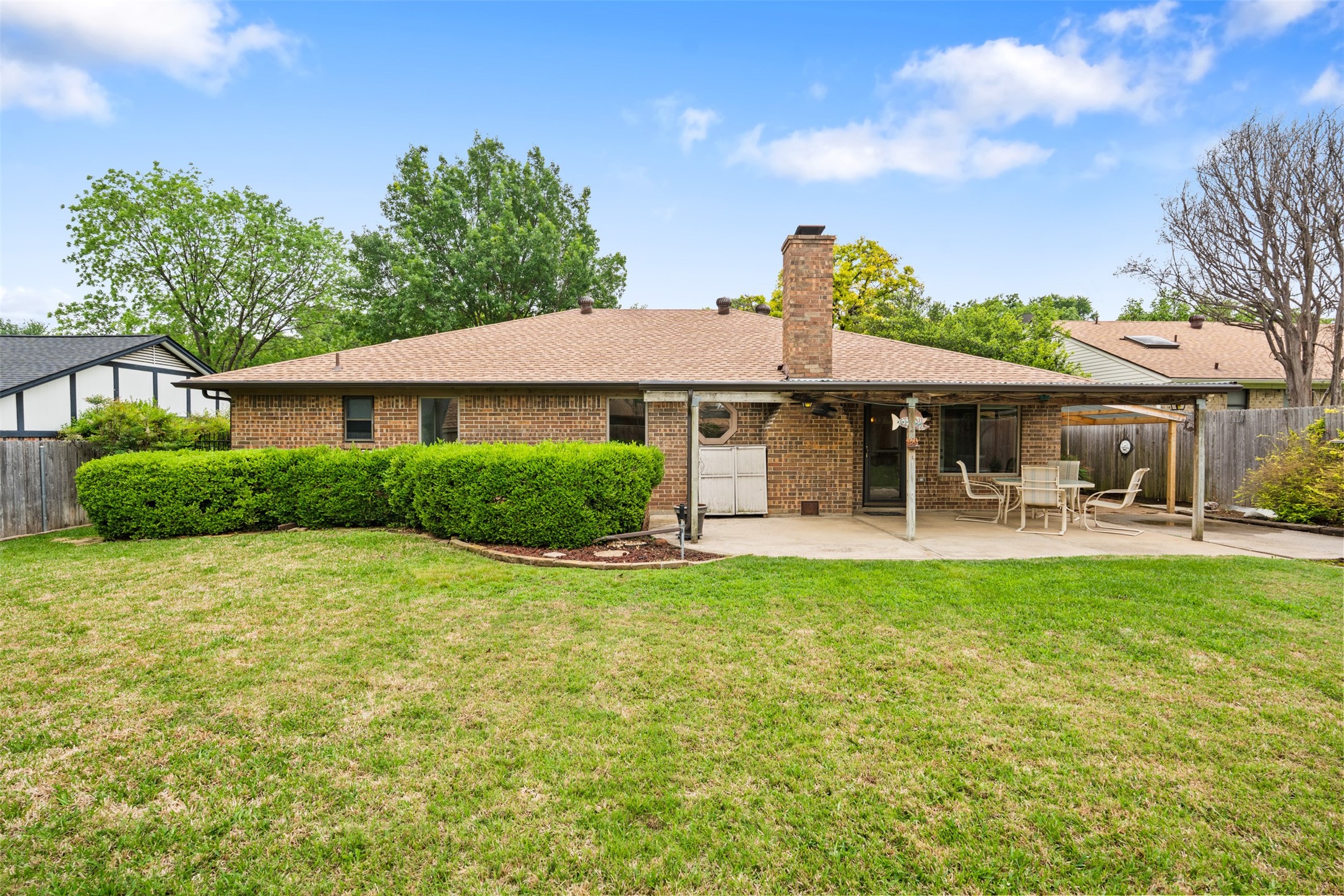 1409 Circle Lane Bedford TX 76022