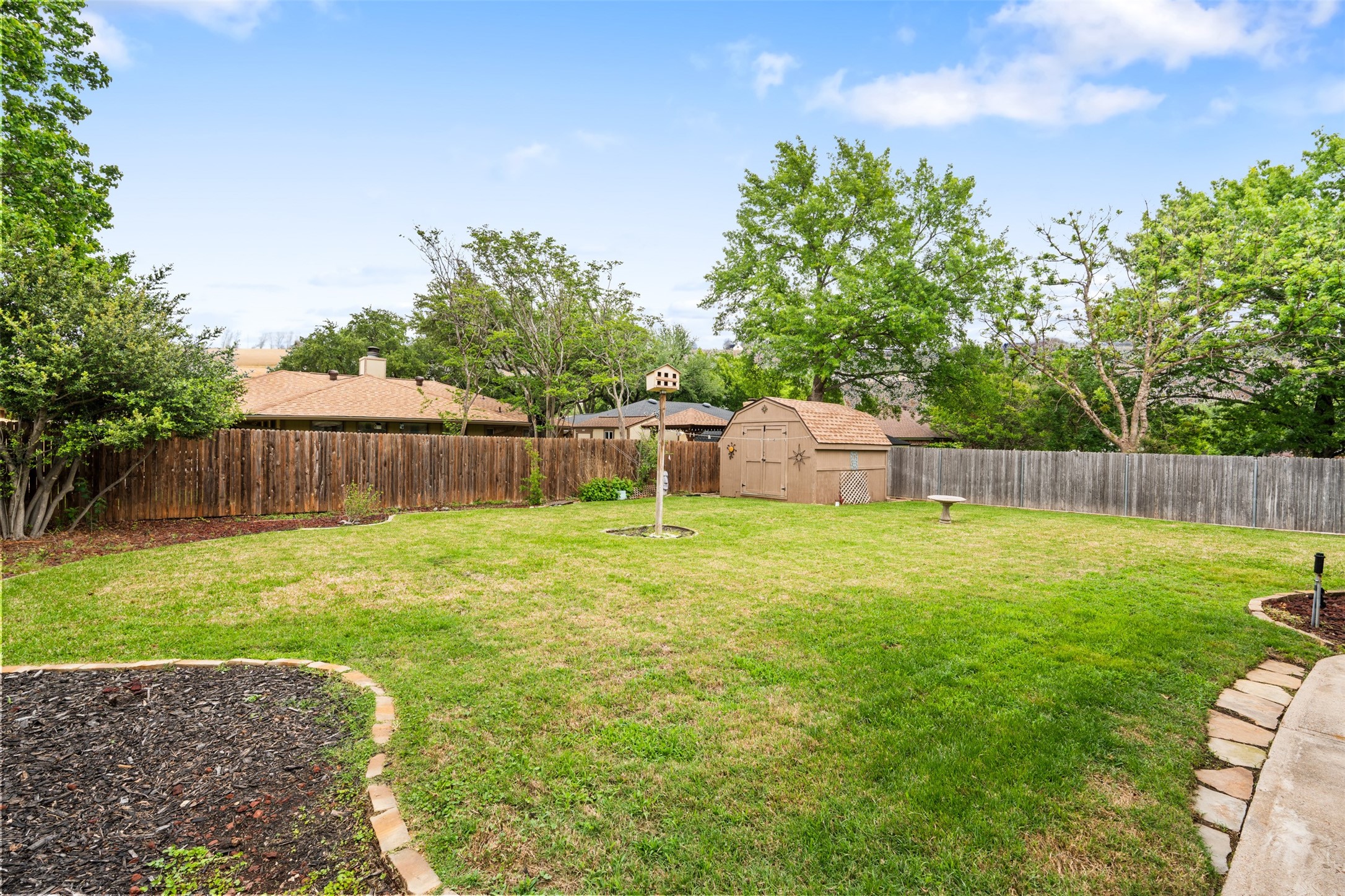 1409 Circle Lane Bedford TX 76022