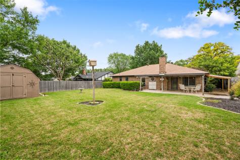 1409 Circle Lane Bedford TX 76022