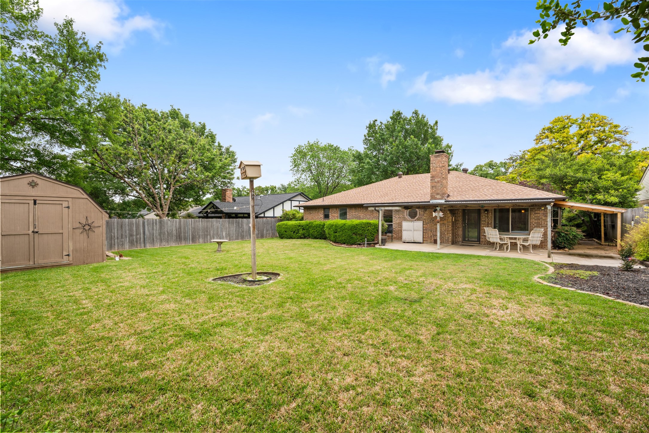 1409 Circle Lane Bedford TX 76022