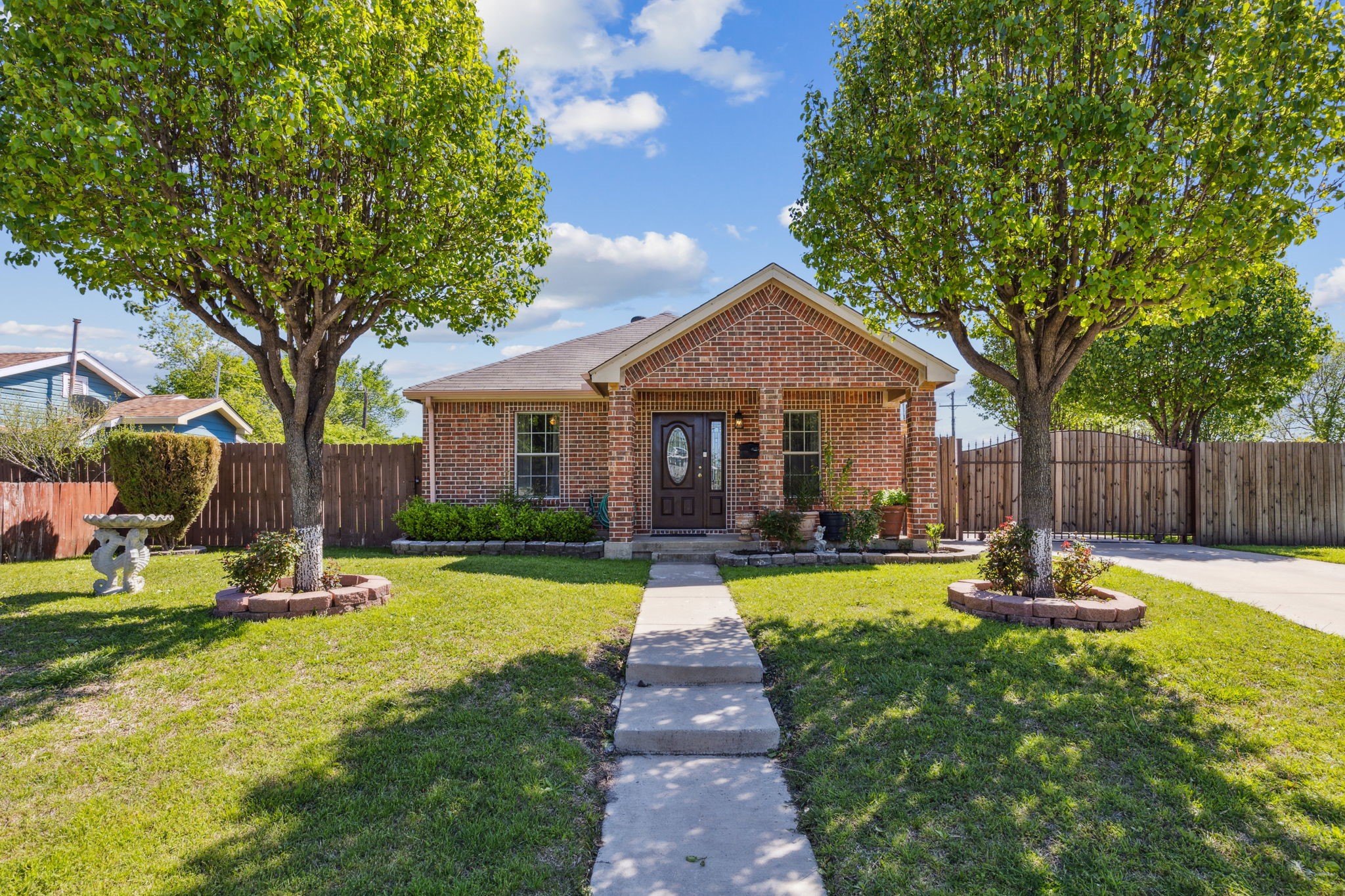 2550 High Crest Avenue Fort Worth TX 76111