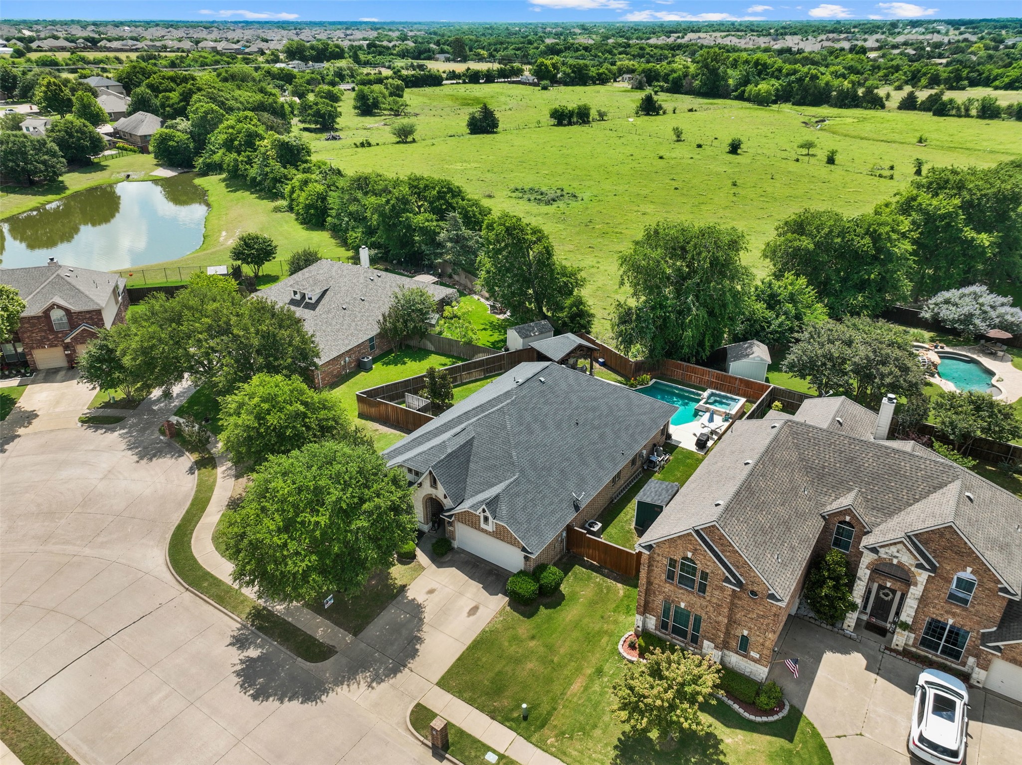 726 Celebrity Court Midlothian TX 76065