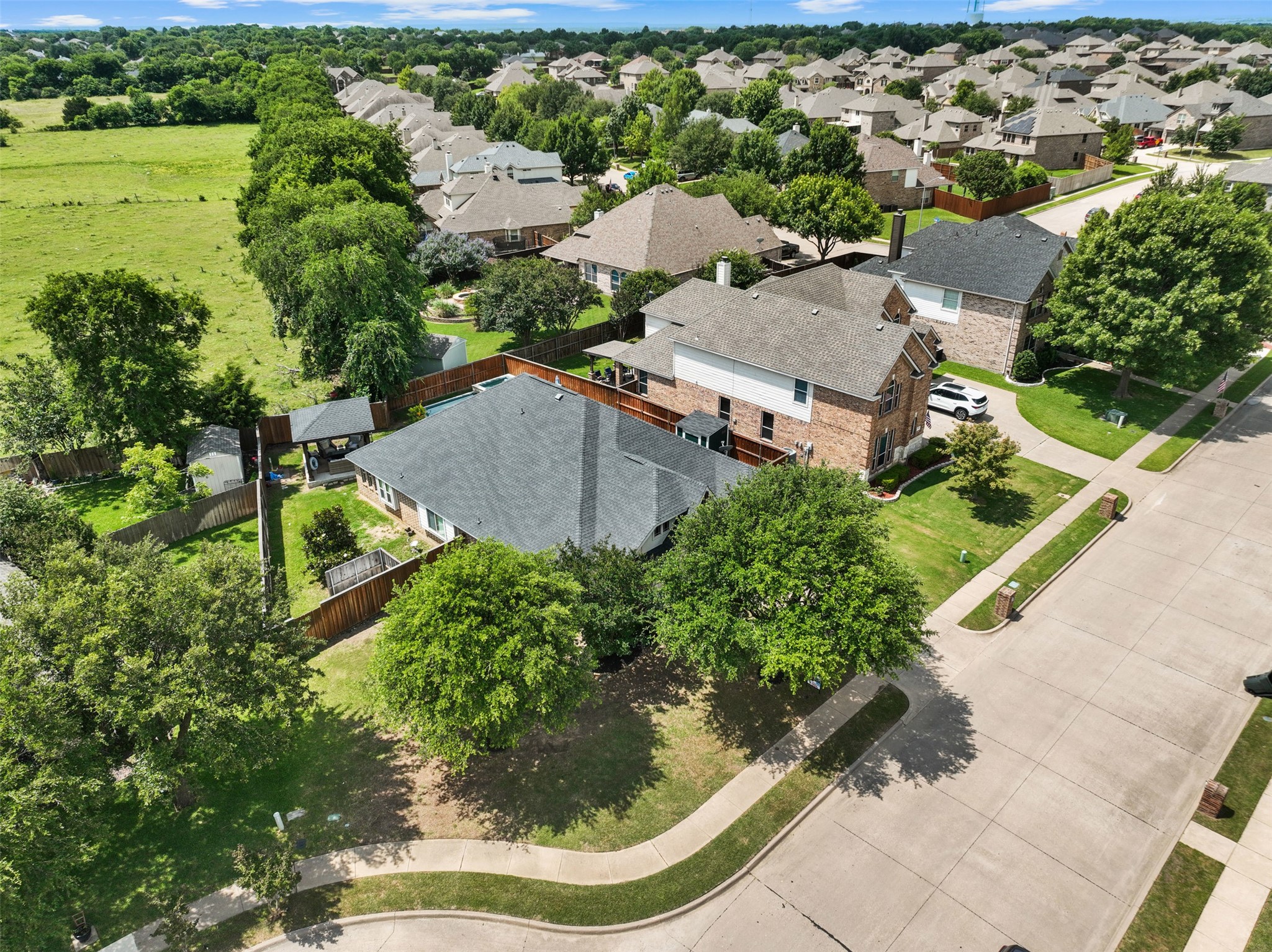 726 Celebrity Court Midlothian TX 76065