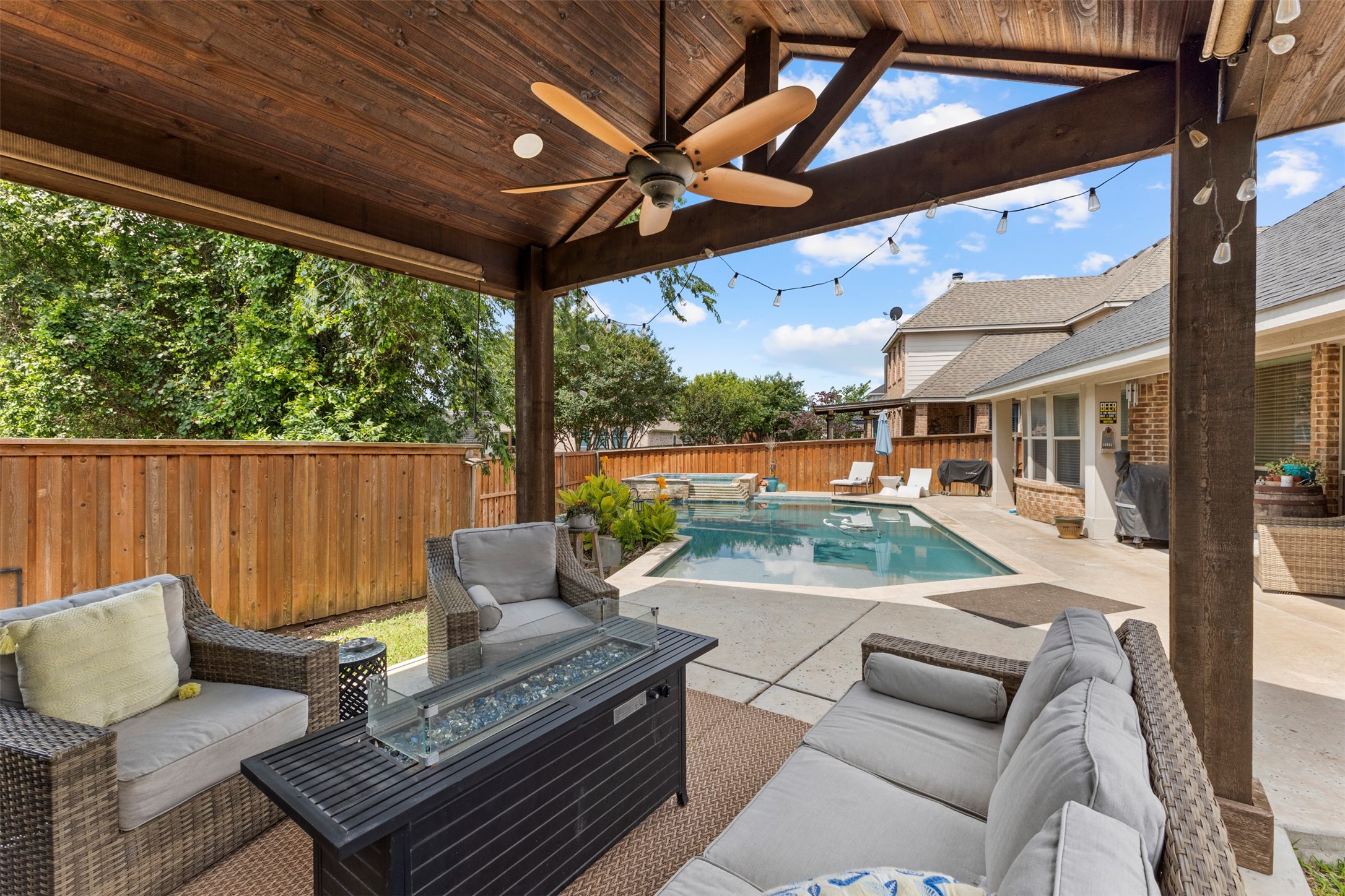 726 Celebrity Court Midlothian TX 76065