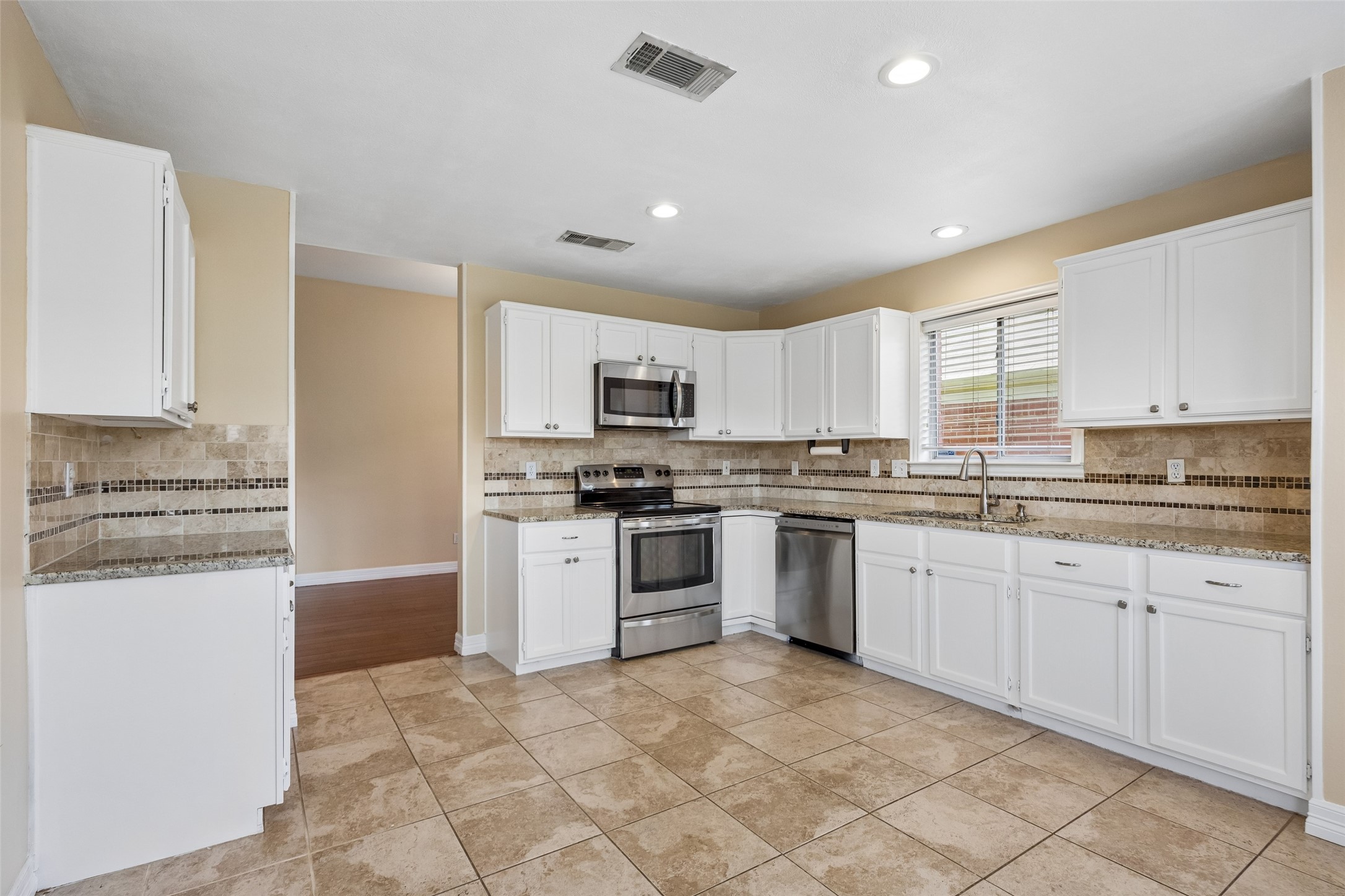 2117 Oak Bend Lane Garland TX 75040