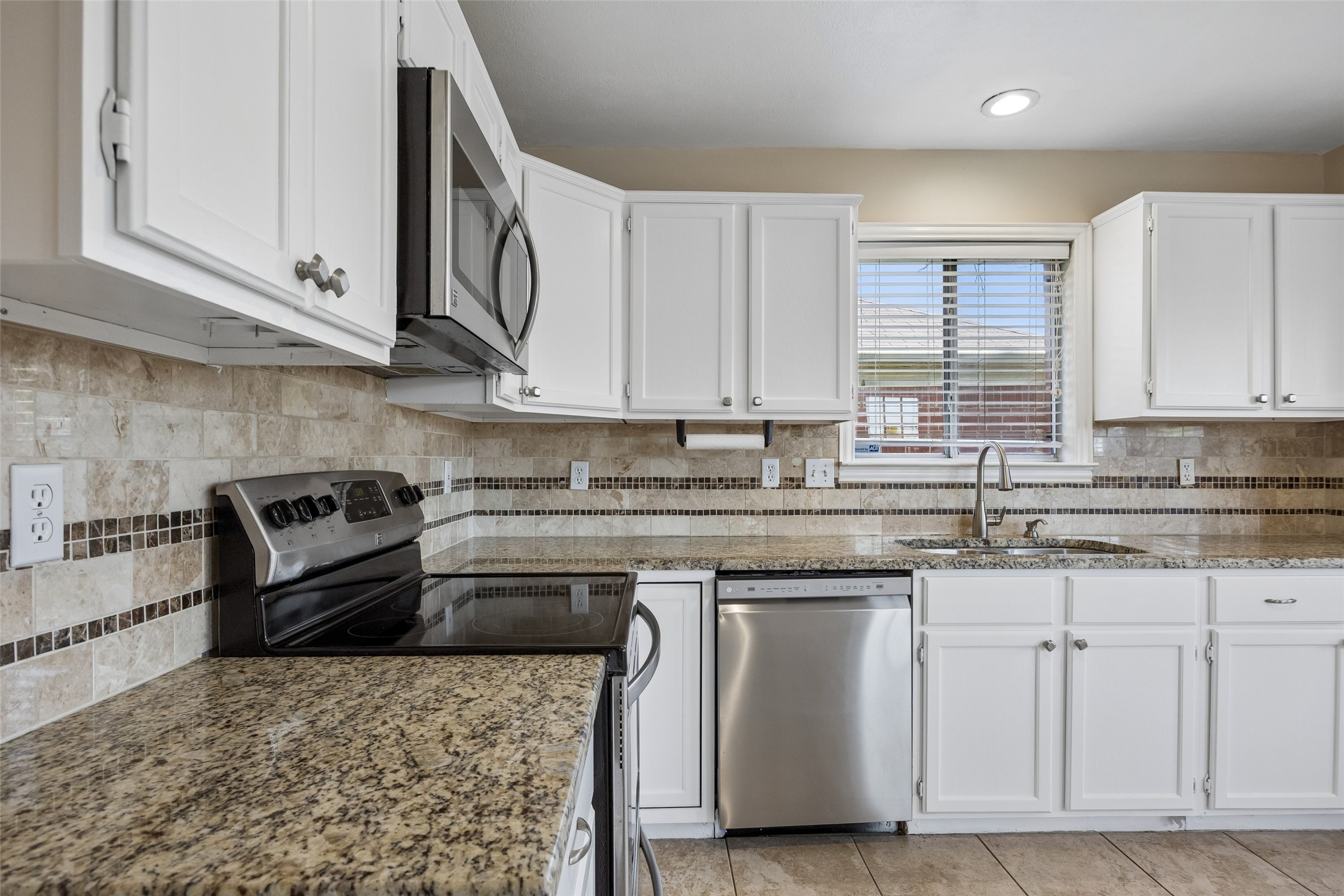 2117 Oak Bend Lane Garland TX 75040