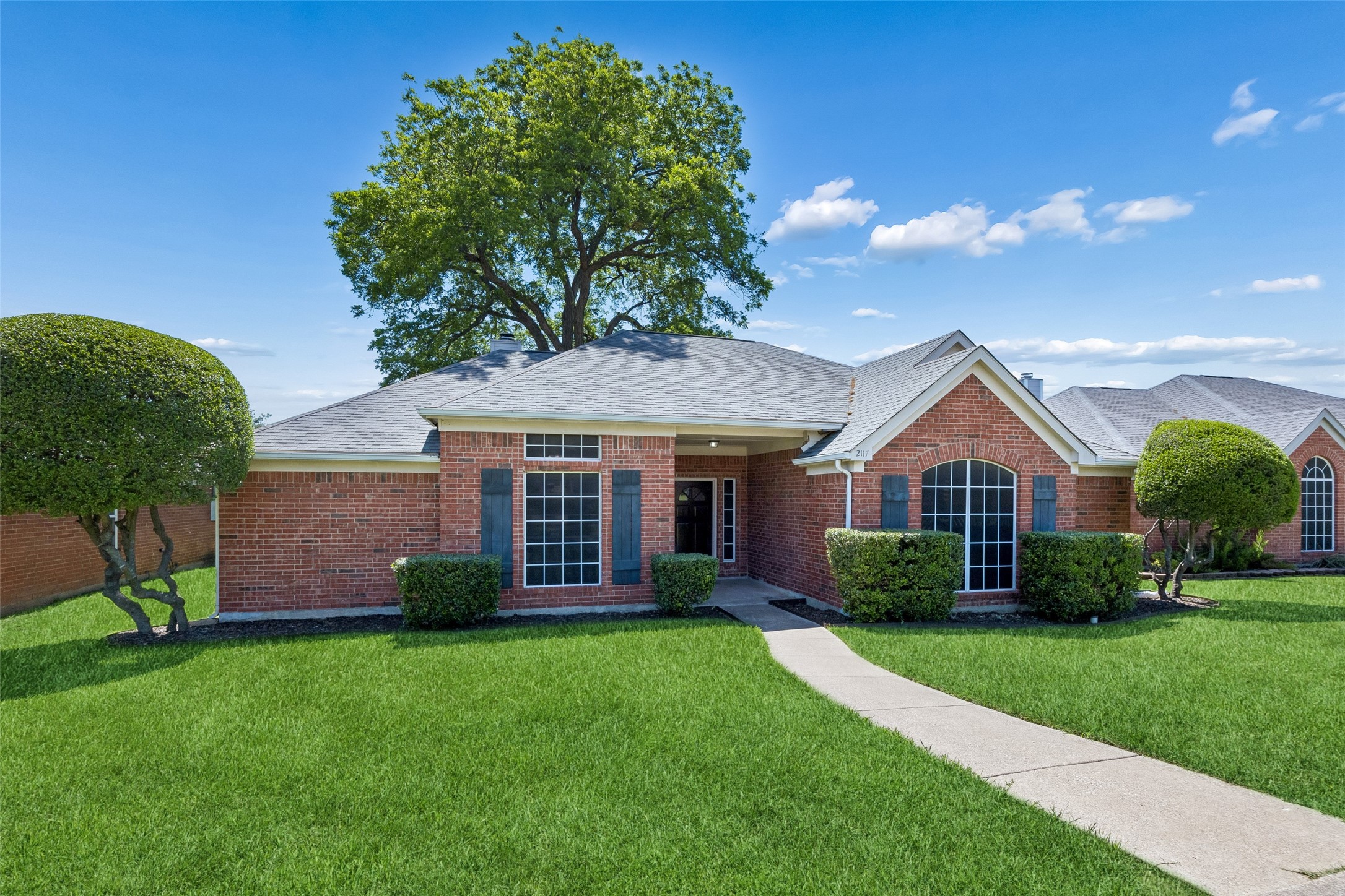 2117 Oak Bend Lane Garland TX 75040