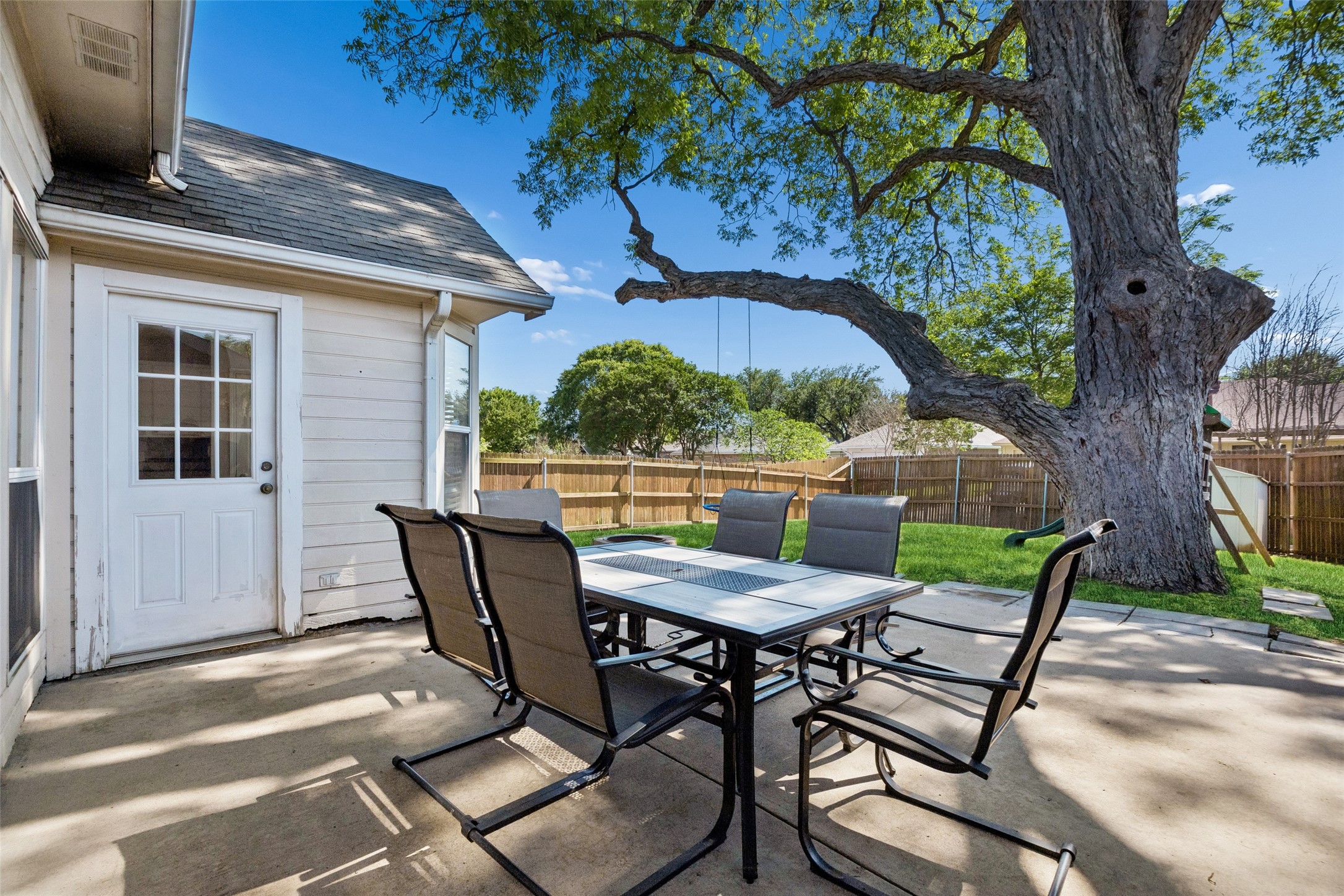 2117 Oak Bend Lane Garland TX 75040
