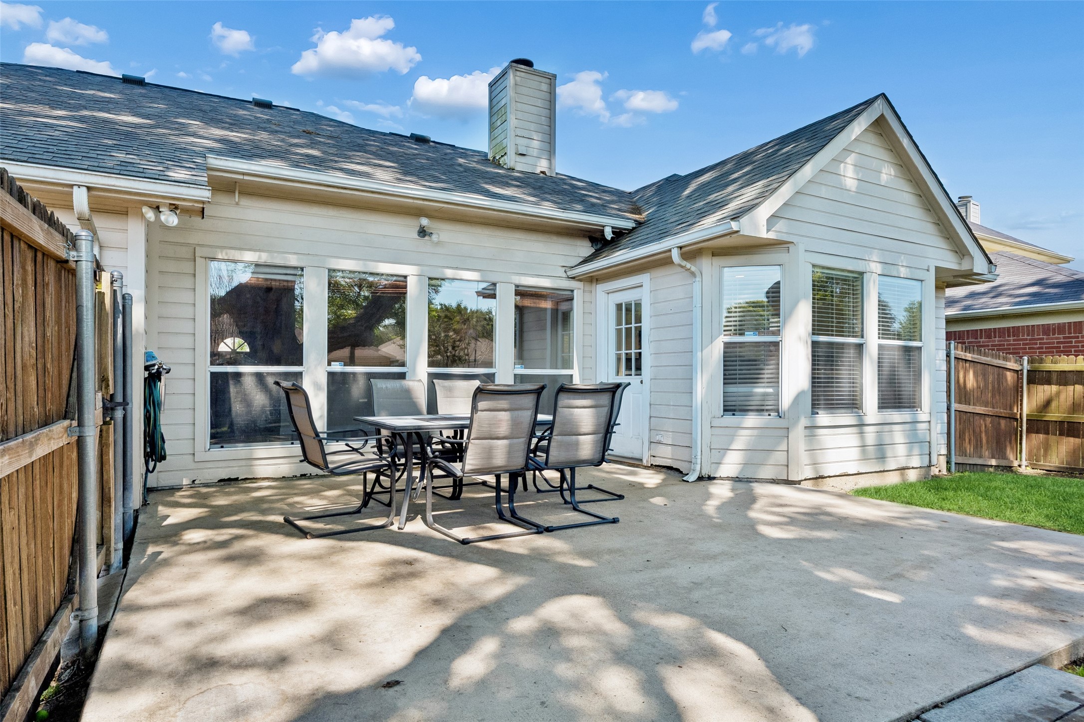 2117 Oak Bend Lane Garland TX 75040