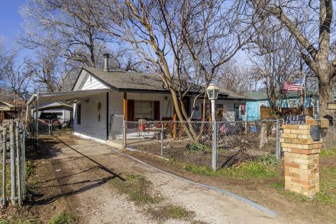 1205 E James Street Cleburne TX 76031