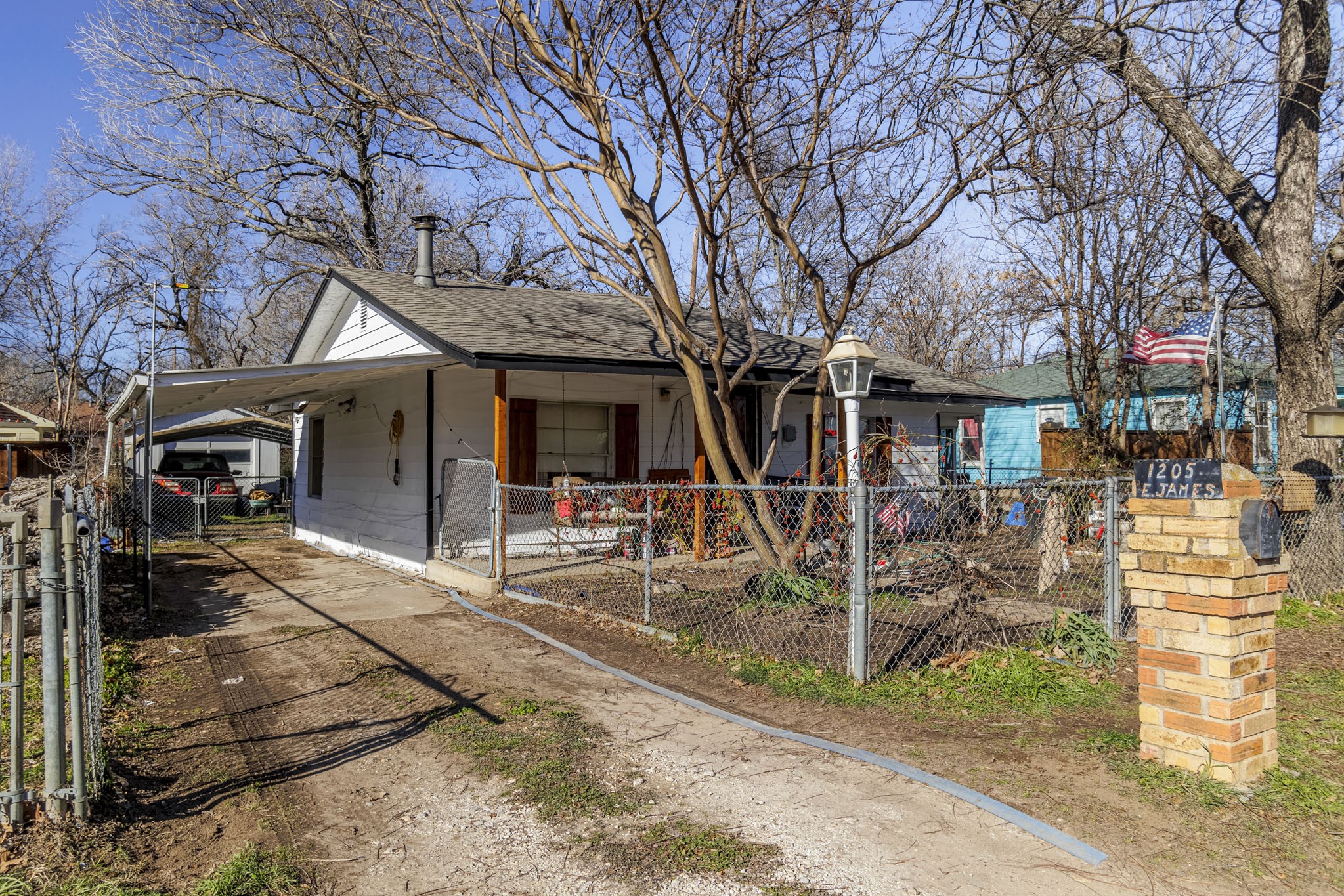 1205 E James Street Cleburne TX 76031