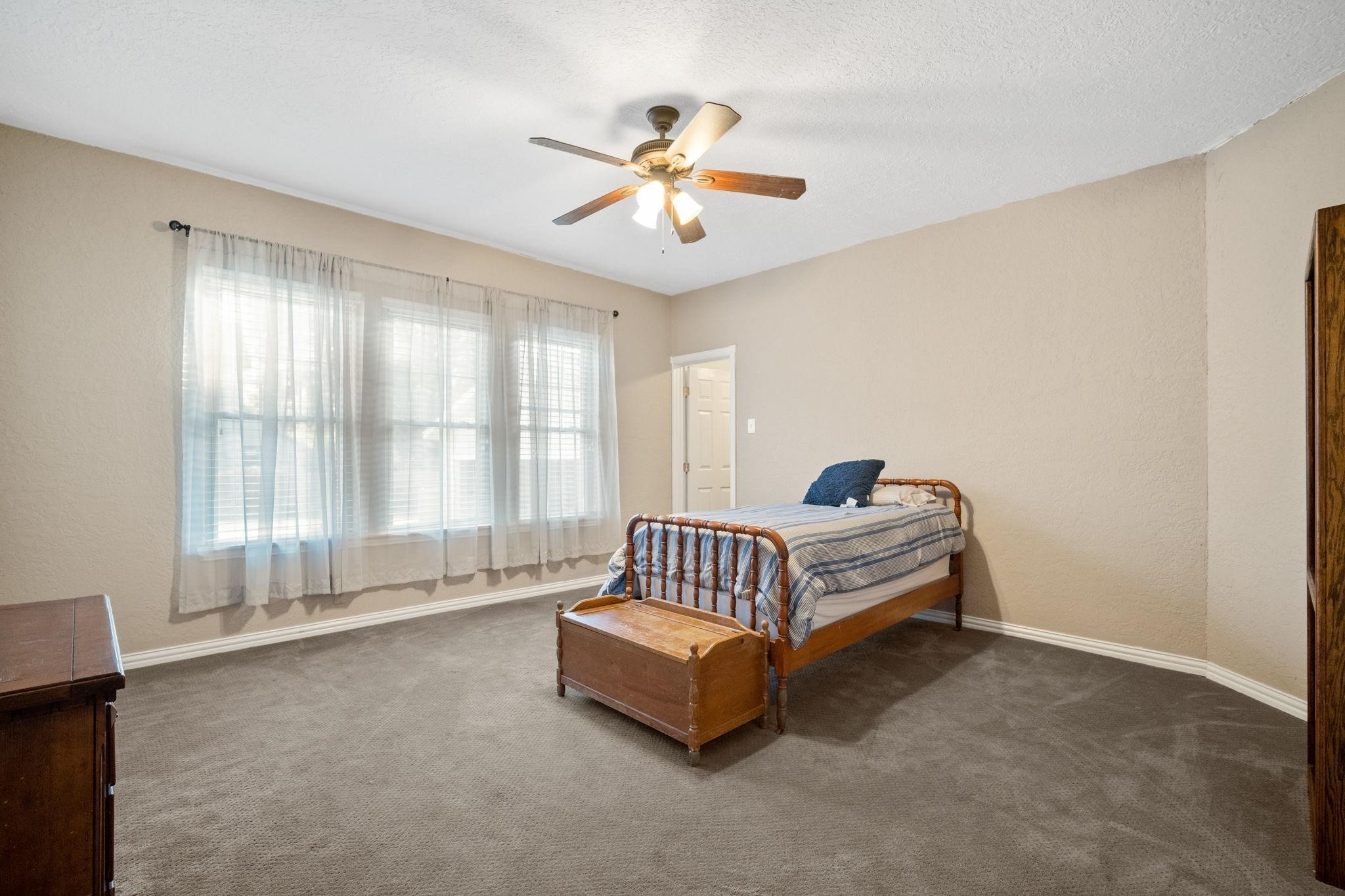 1114 S Crockett Street Sherman TX 75090