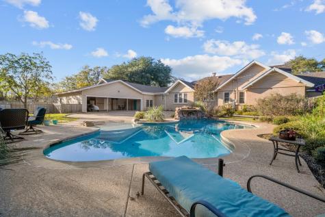 1114 S Crockett Street Sherman TX 75090