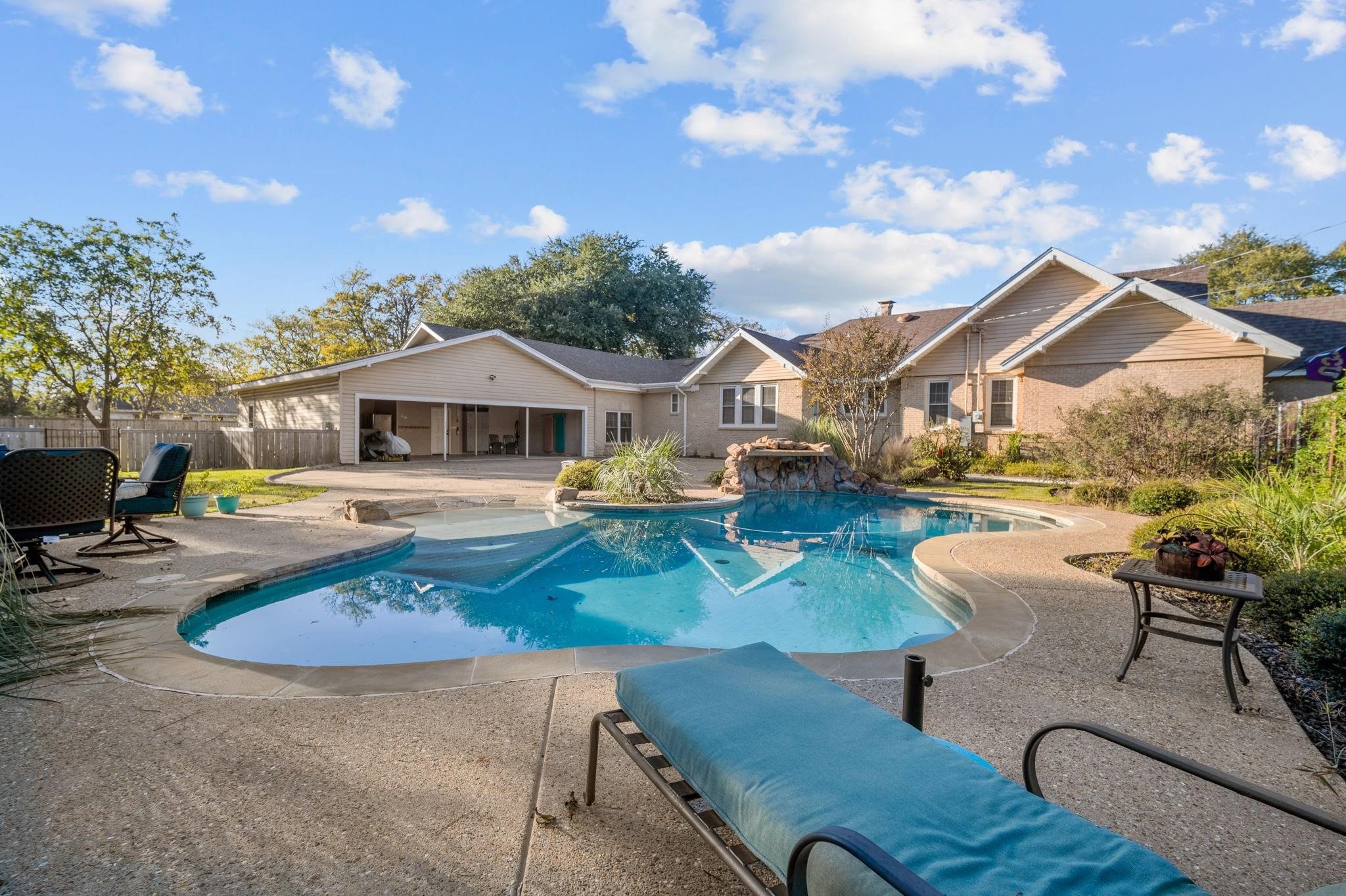 1114 S Crockett Street Sherman TX 75090